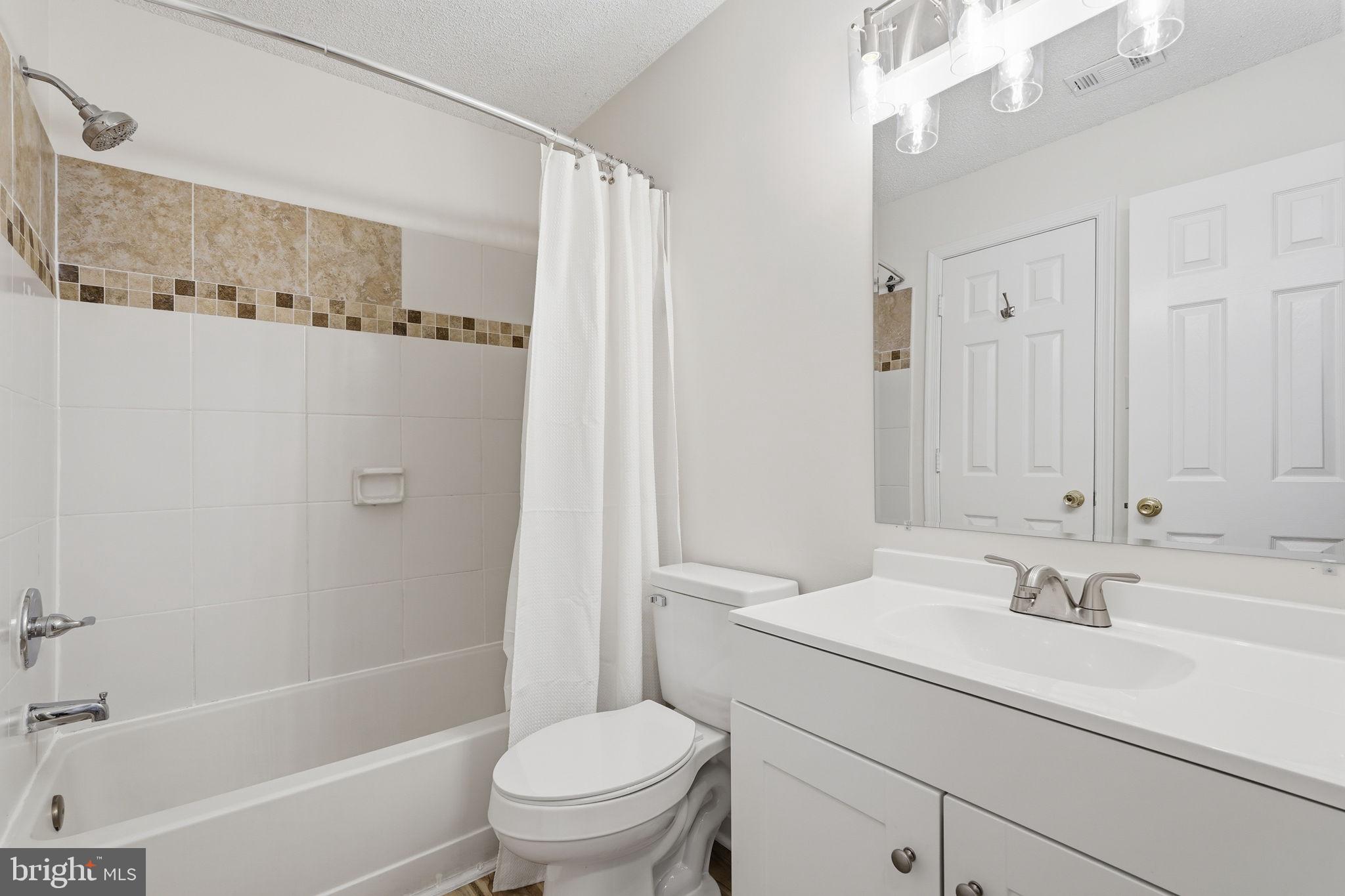 FOX CHASE/EXETER - Residential