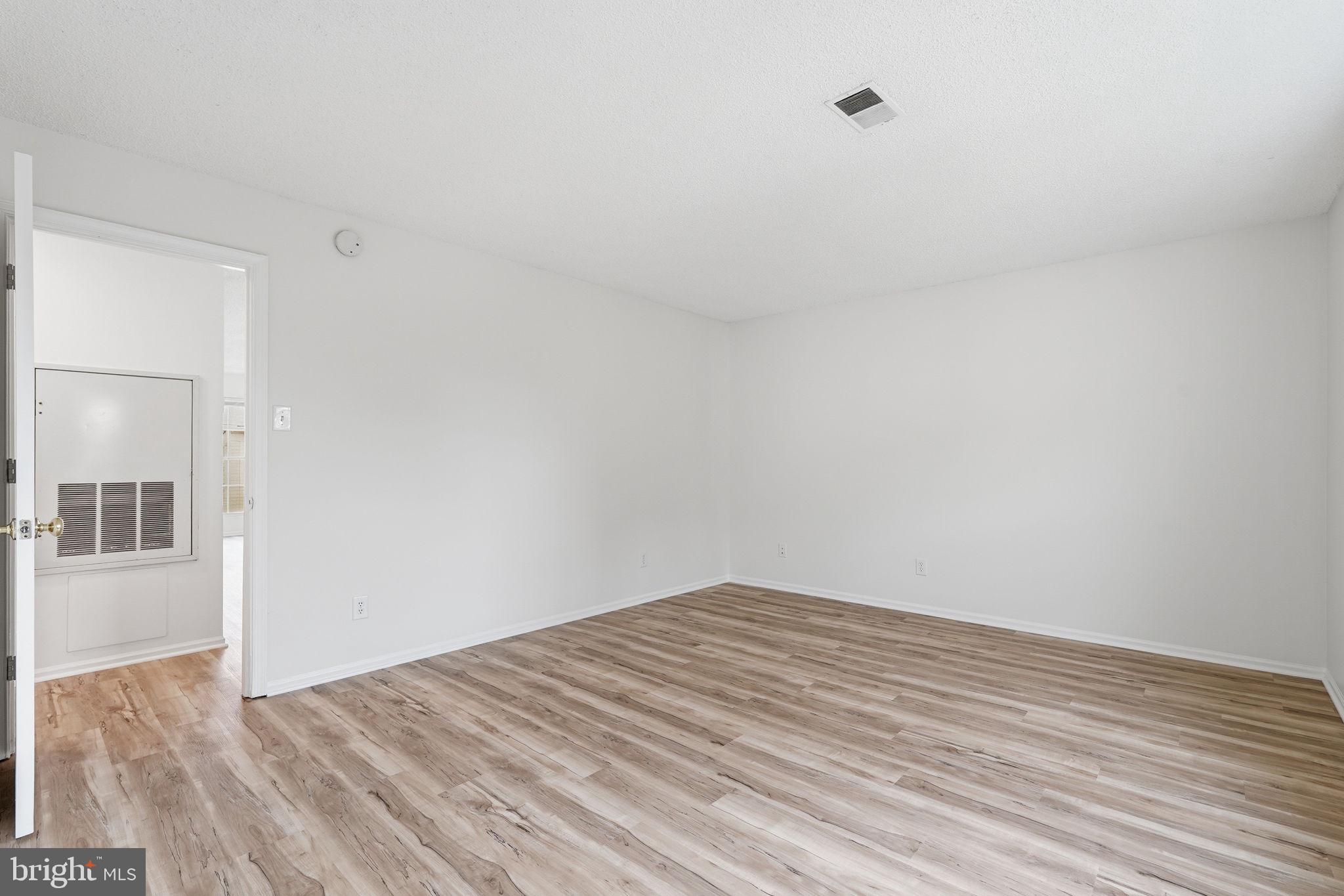 FOX CHASE/EXETER - Residential