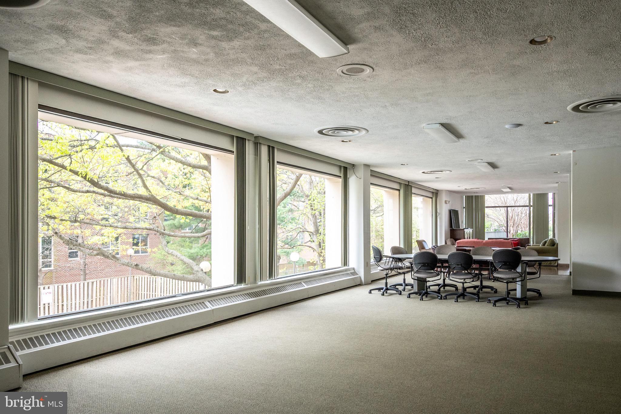 HYDE PARK - Residential