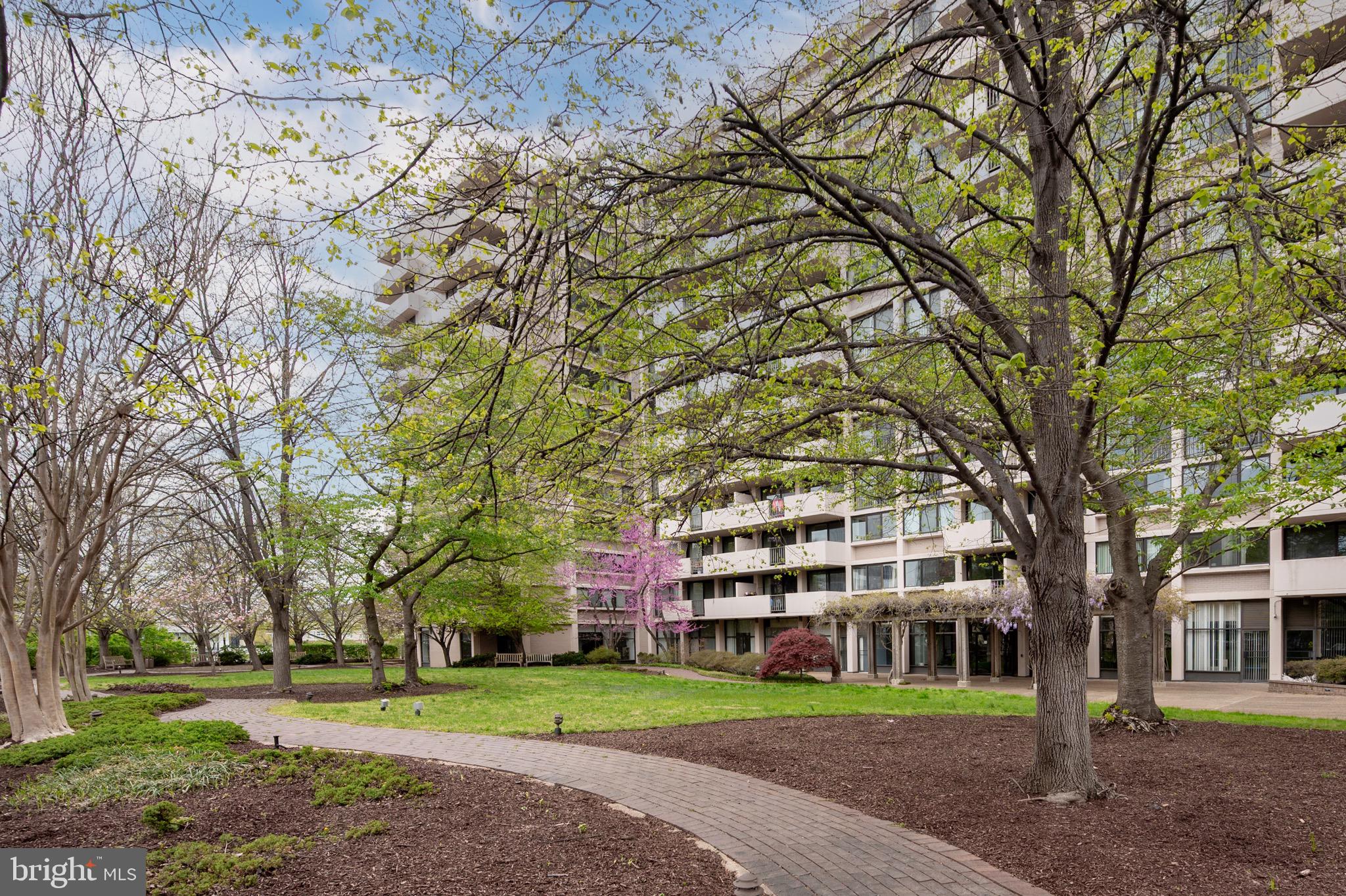 HYDE PARK - Residential