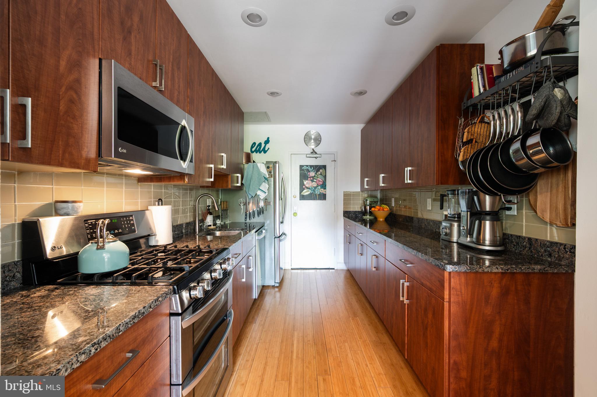 HYDE PARK - Residential