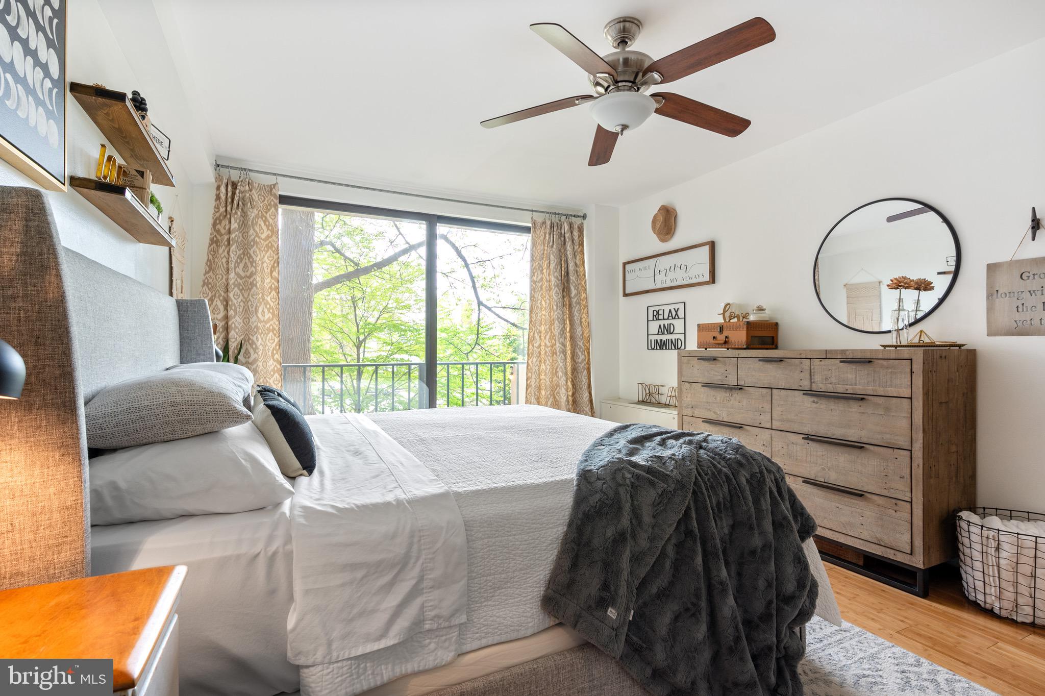 HYDE PARK - Residential