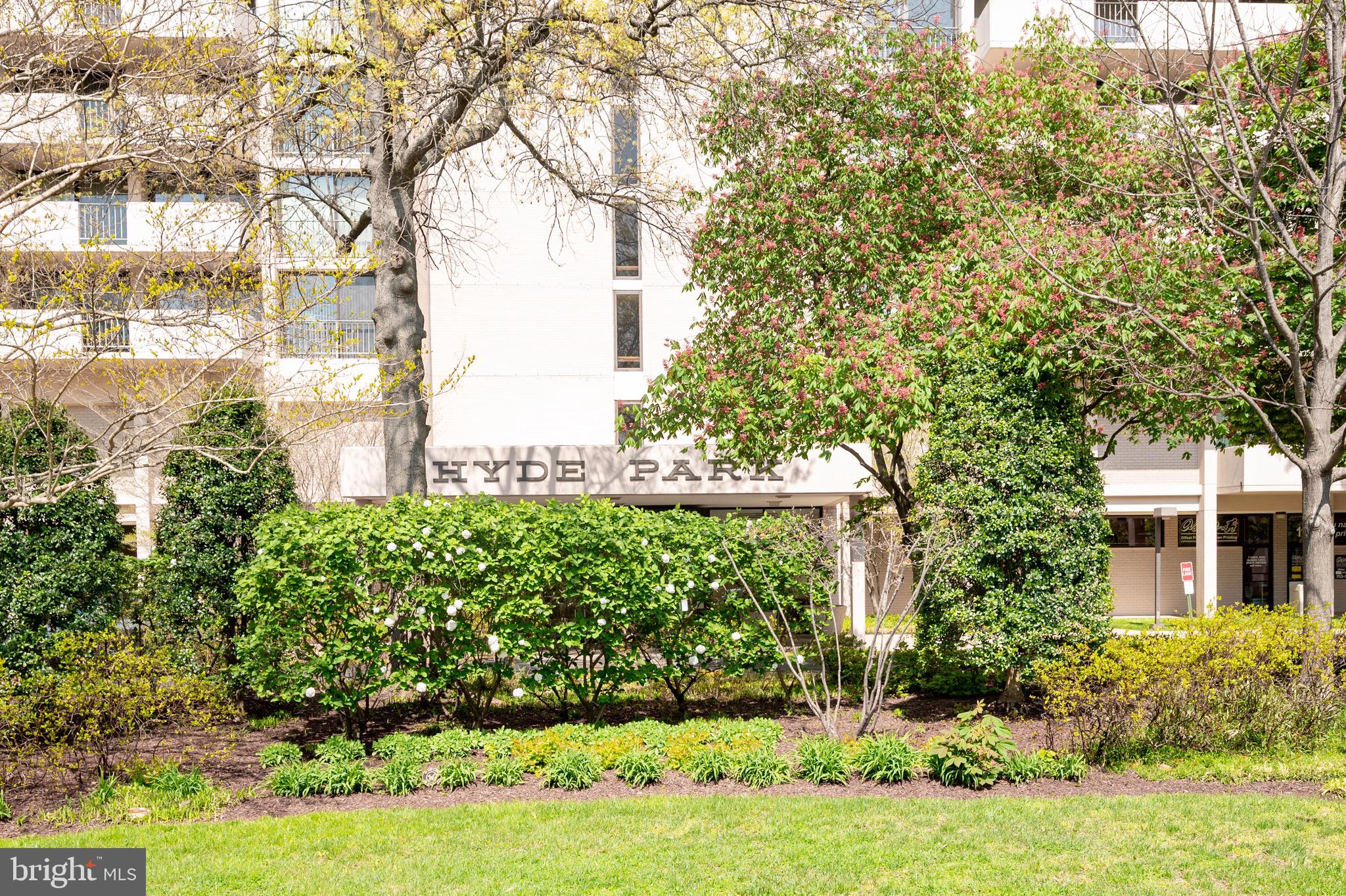 HYDE PARK - Residential