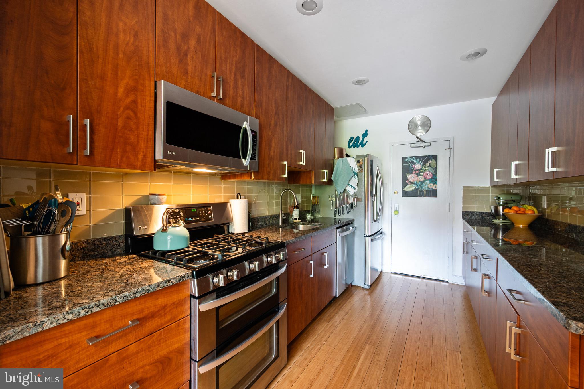 HYDE PARK - Residential