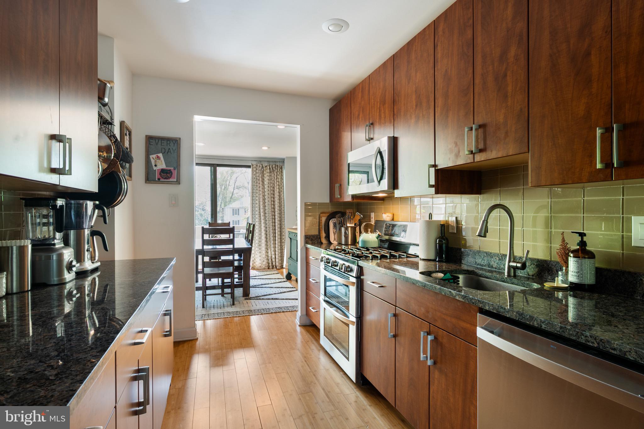 HYDE PARK - Residential