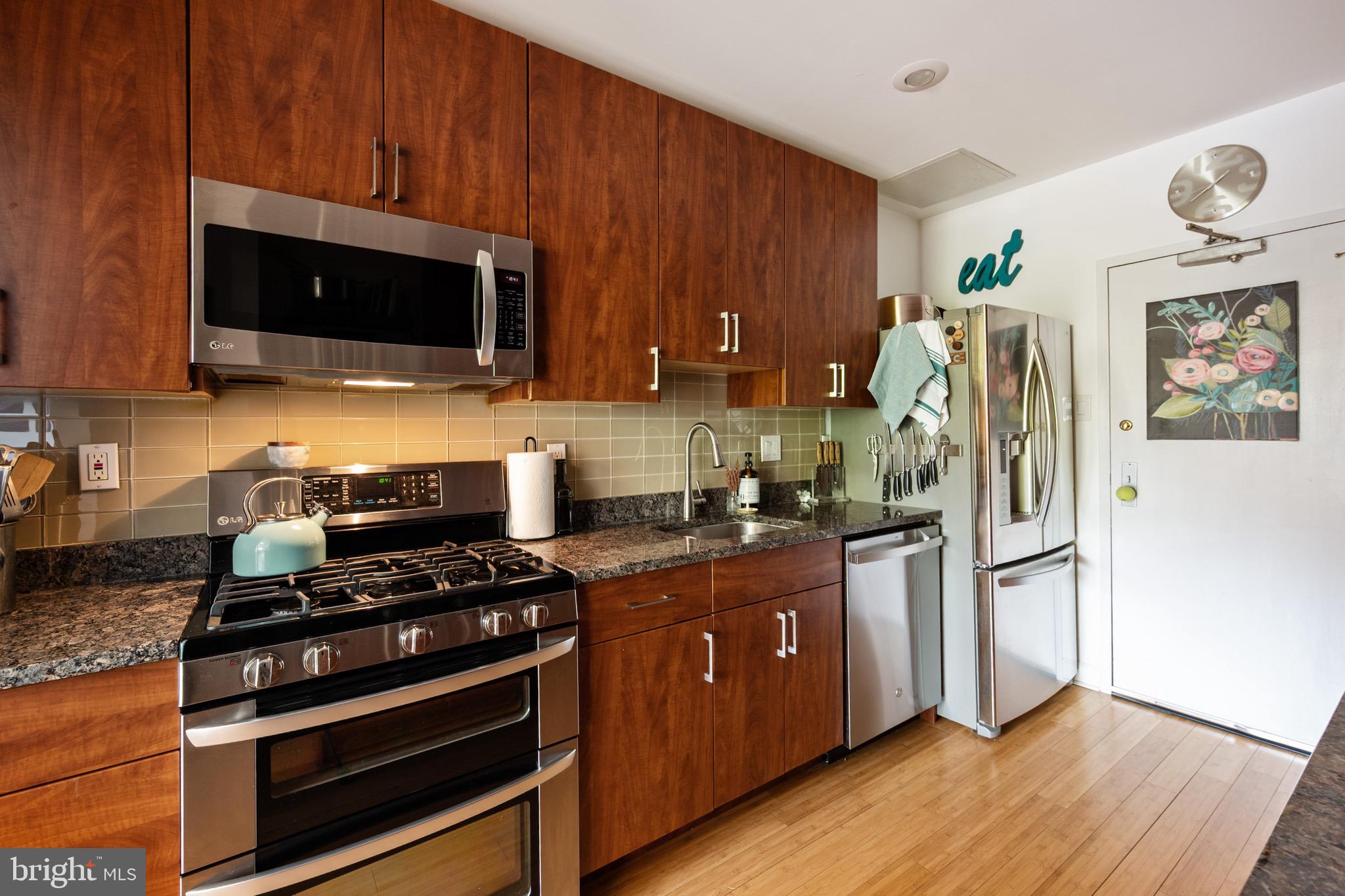 HYDE PARK - Residential