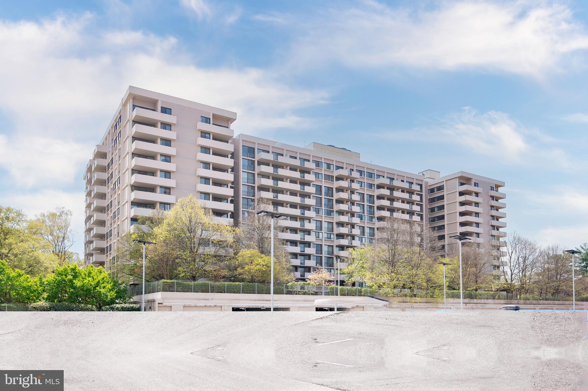 HYDE PARK - Residential