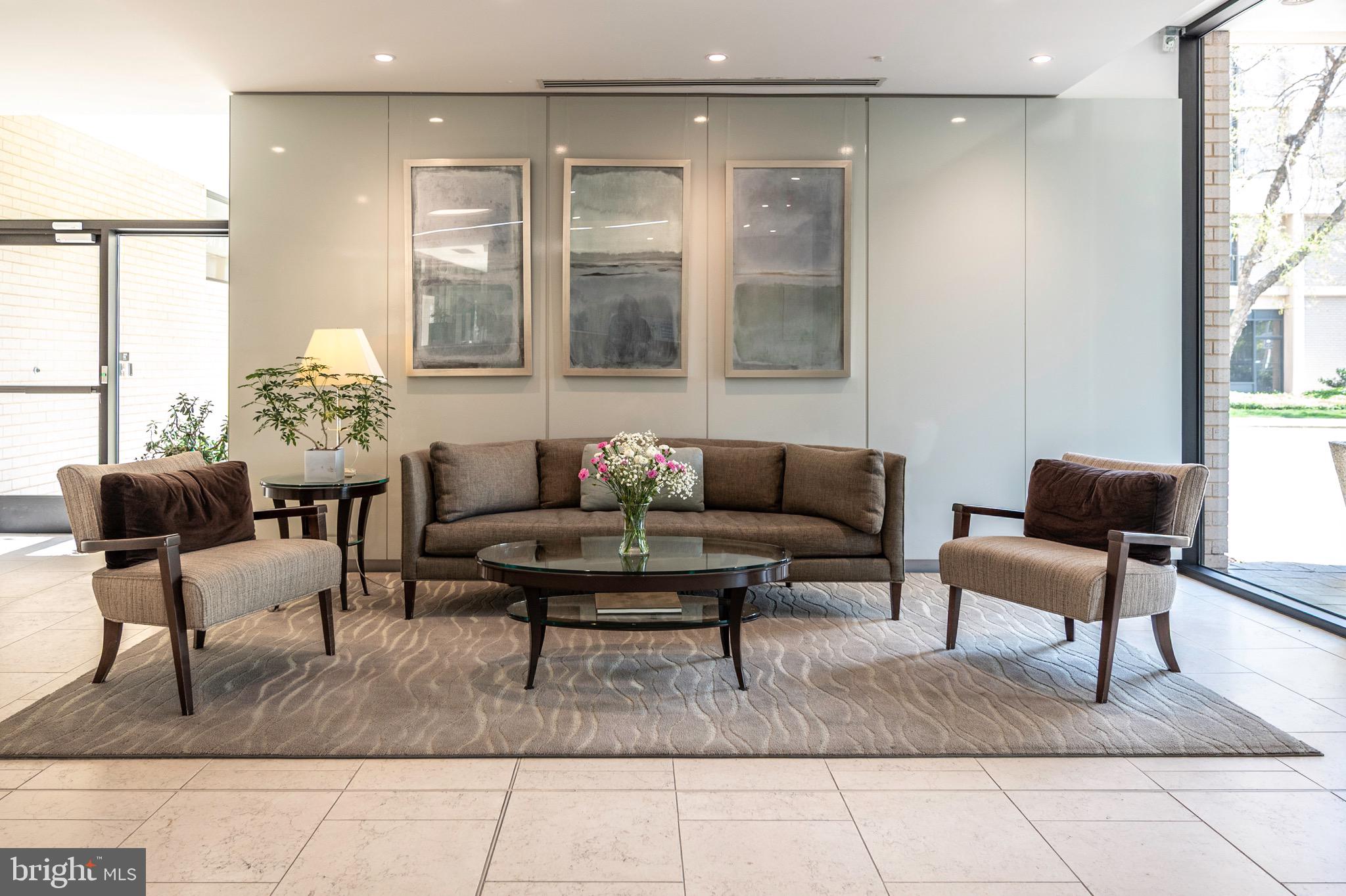 HYDE PARK - Residential