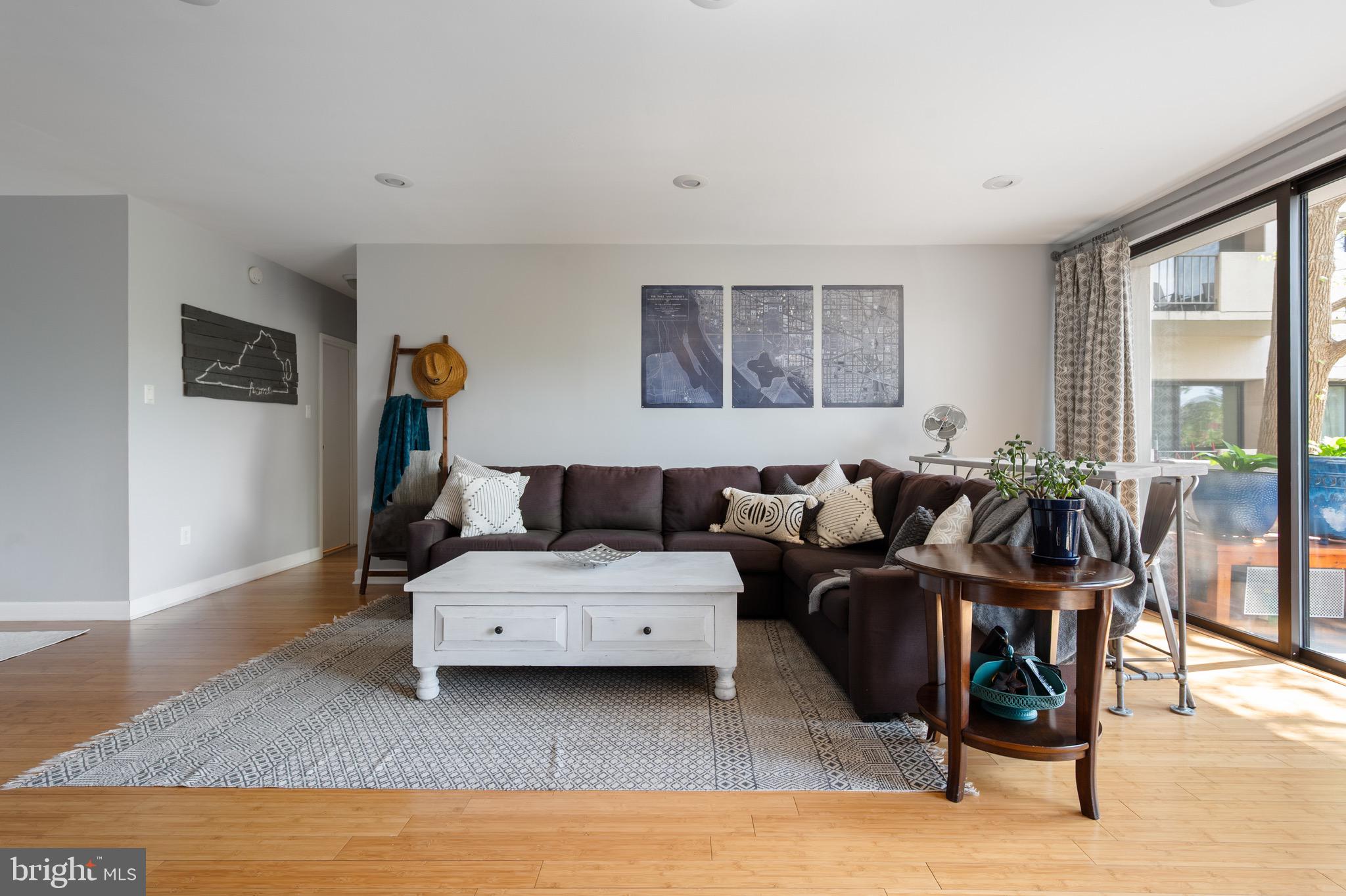 HYDE PARK - Residential