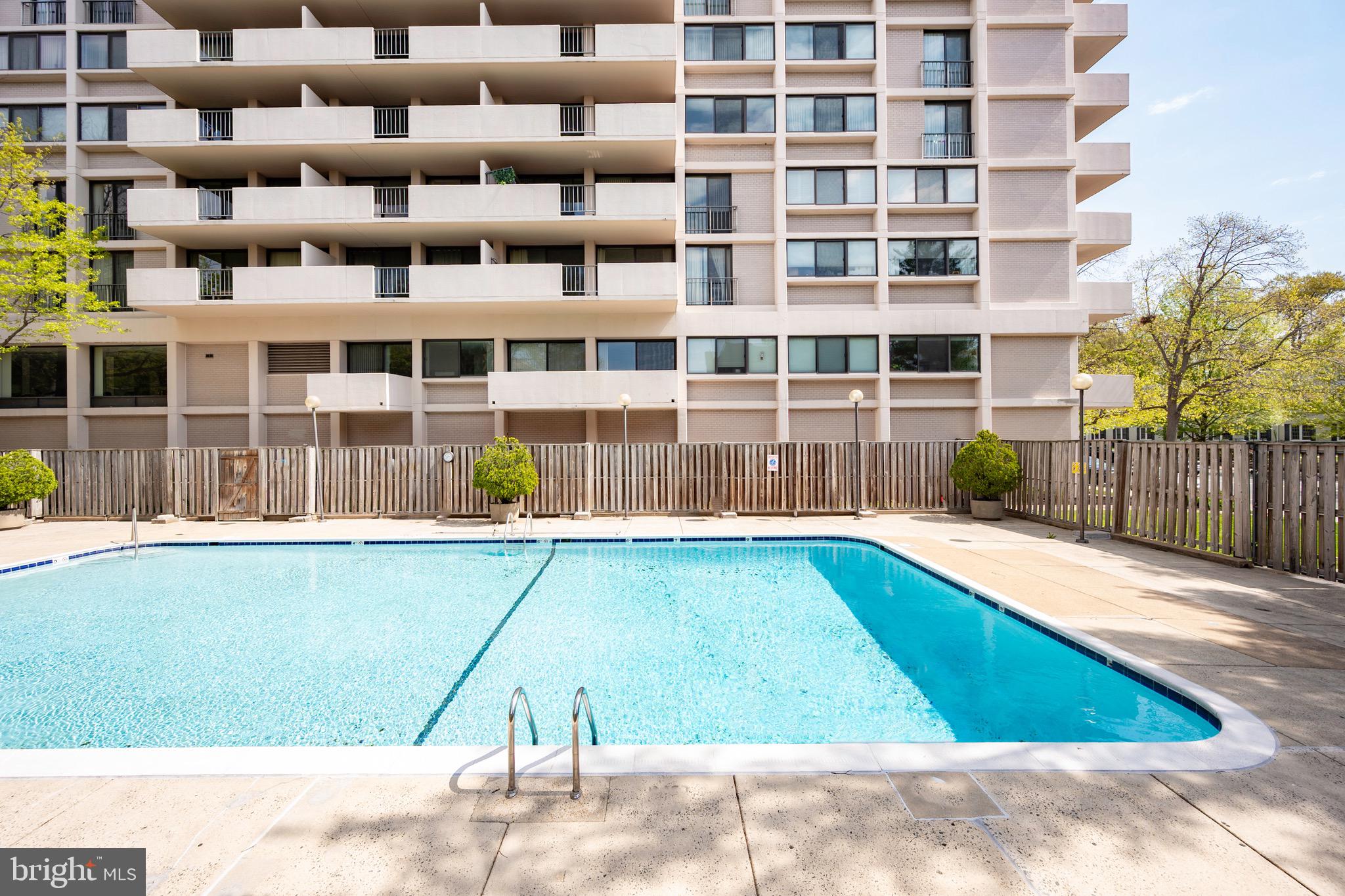 HYDE PARK - Residential