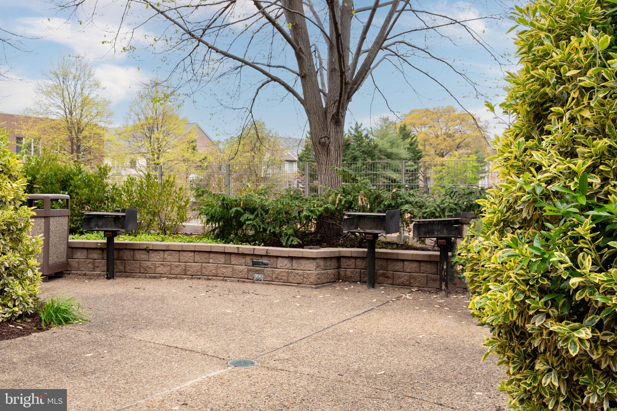 HYDE PARK - Residential