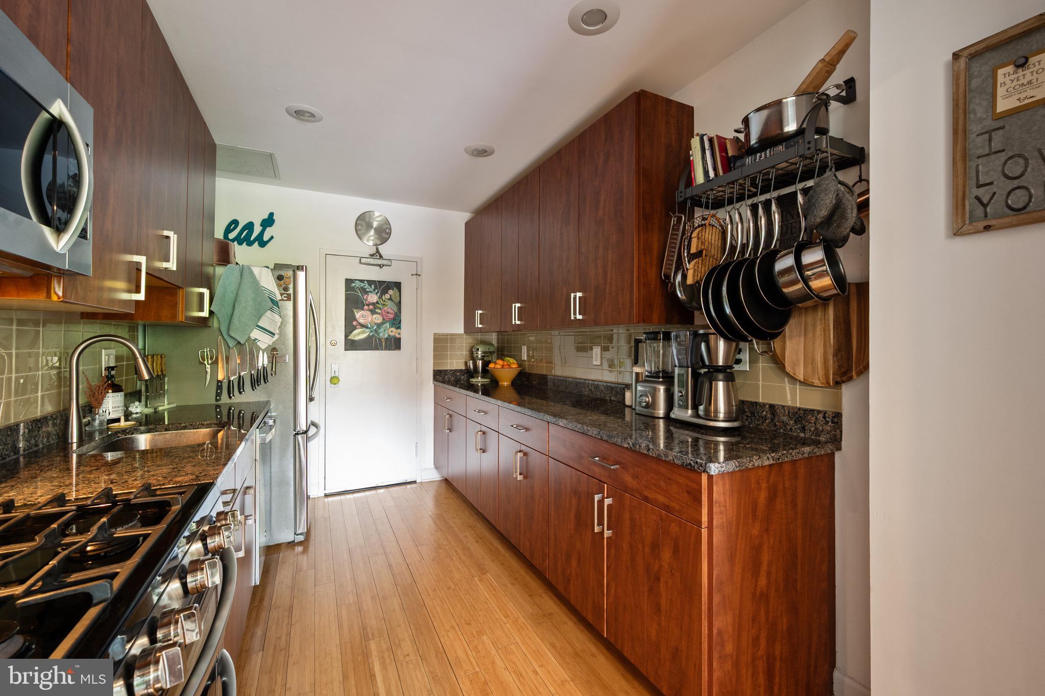 HYDE PARK - Residential