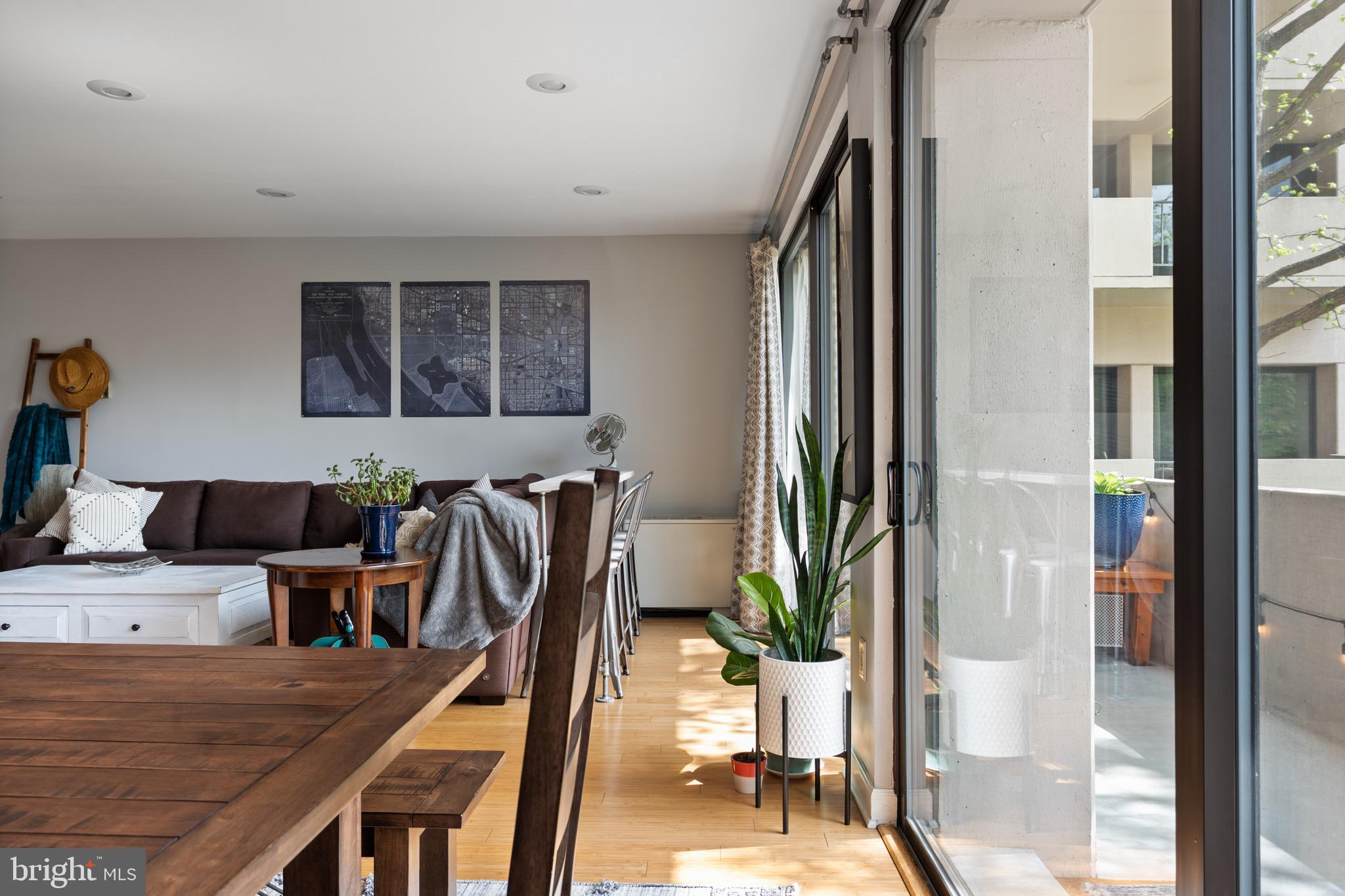 HYDE PARK - Residential