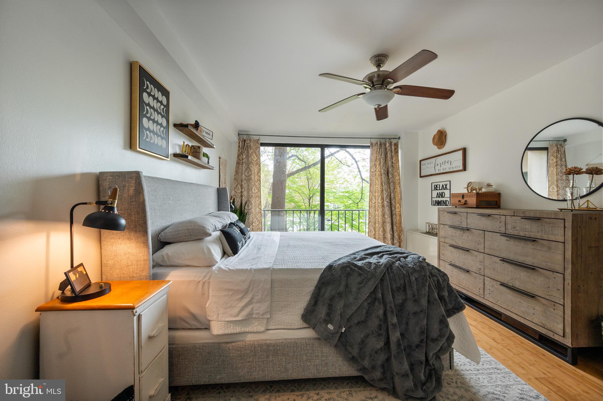 HYDE PARK - Residential