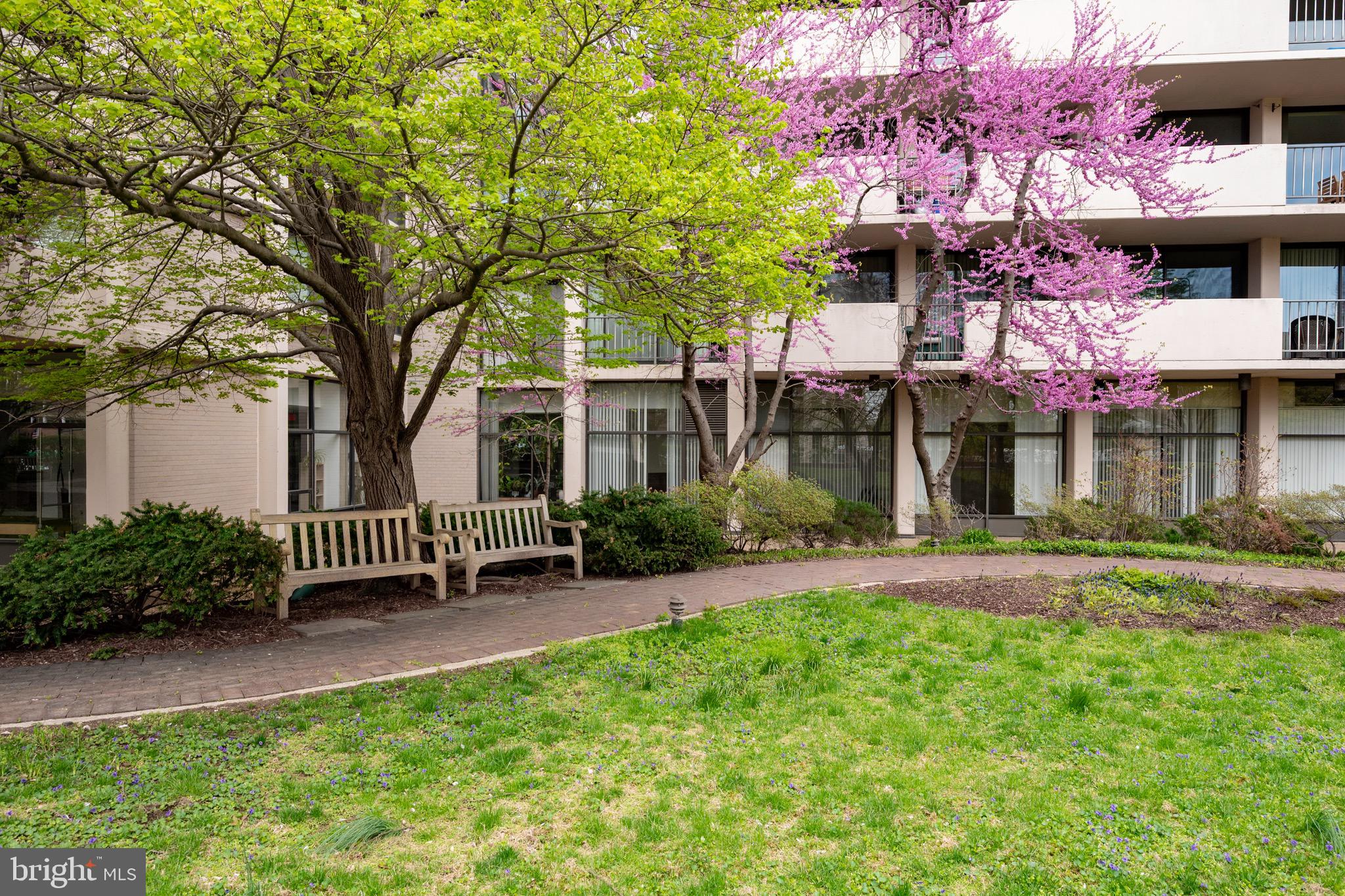 HYDE PARK - Residential