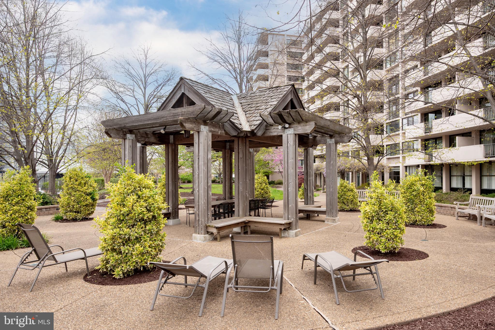 HYDE PARK - Residential