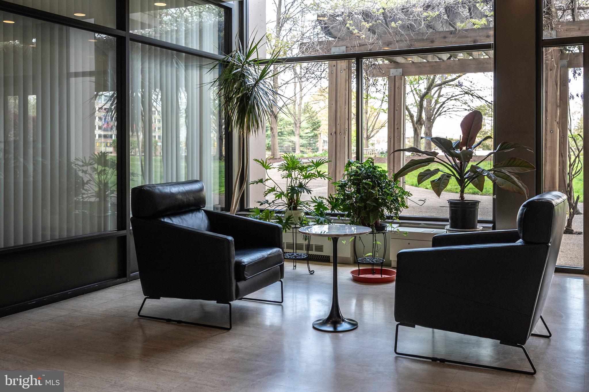 HYDE PARK - Residential