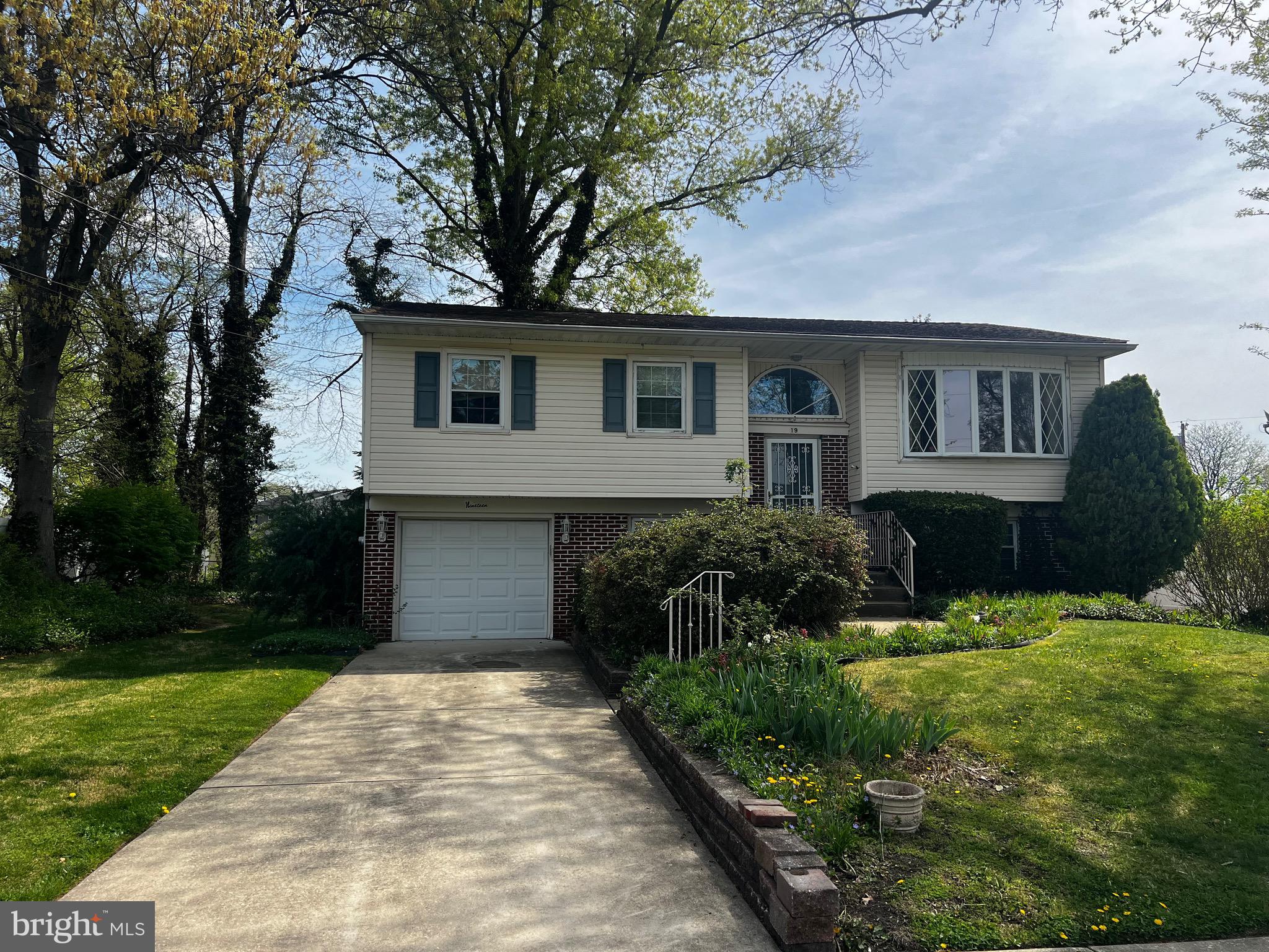 19 WASHINGTON AVENUE