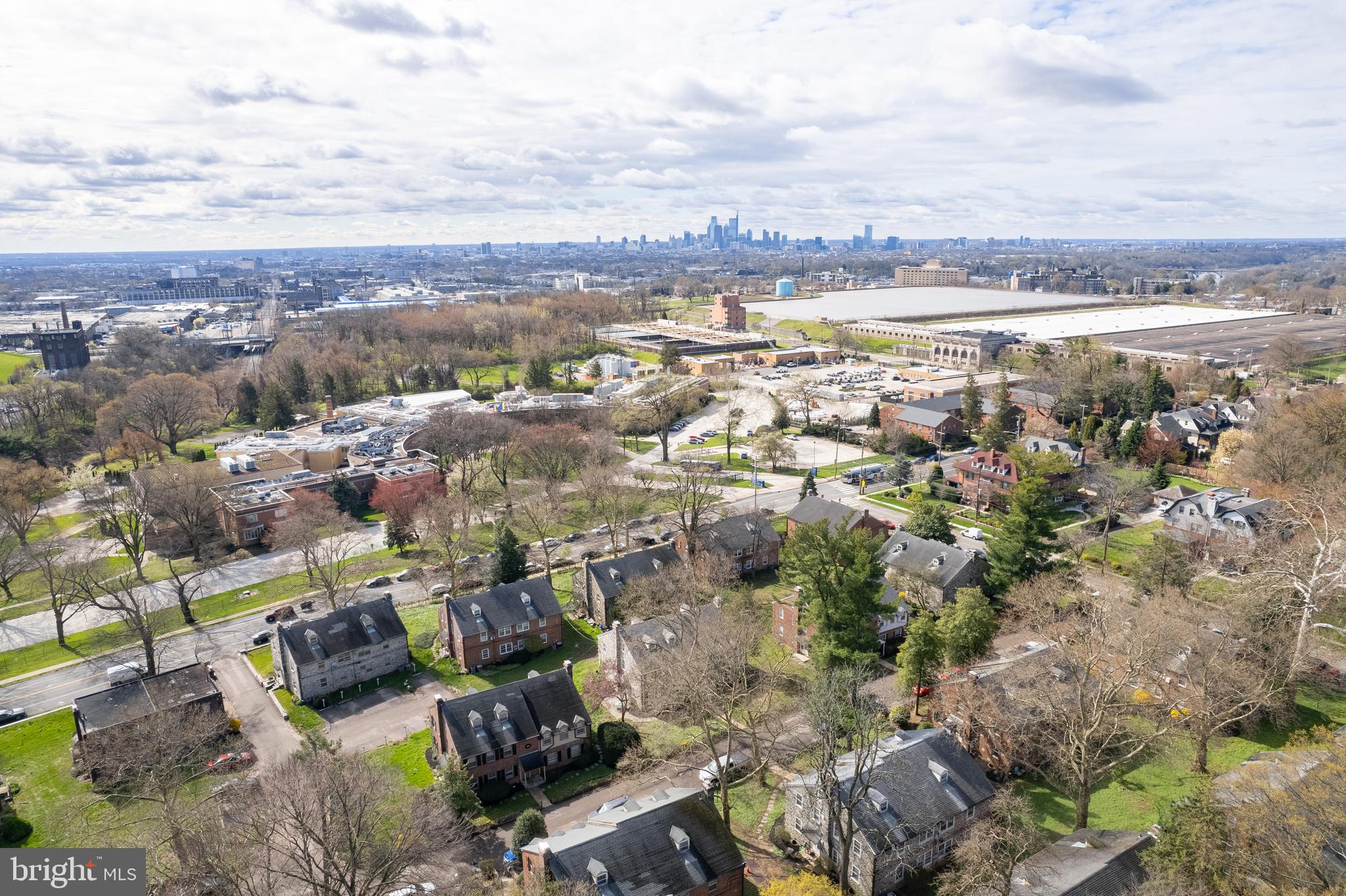 EAST FALLS - Residential Lease