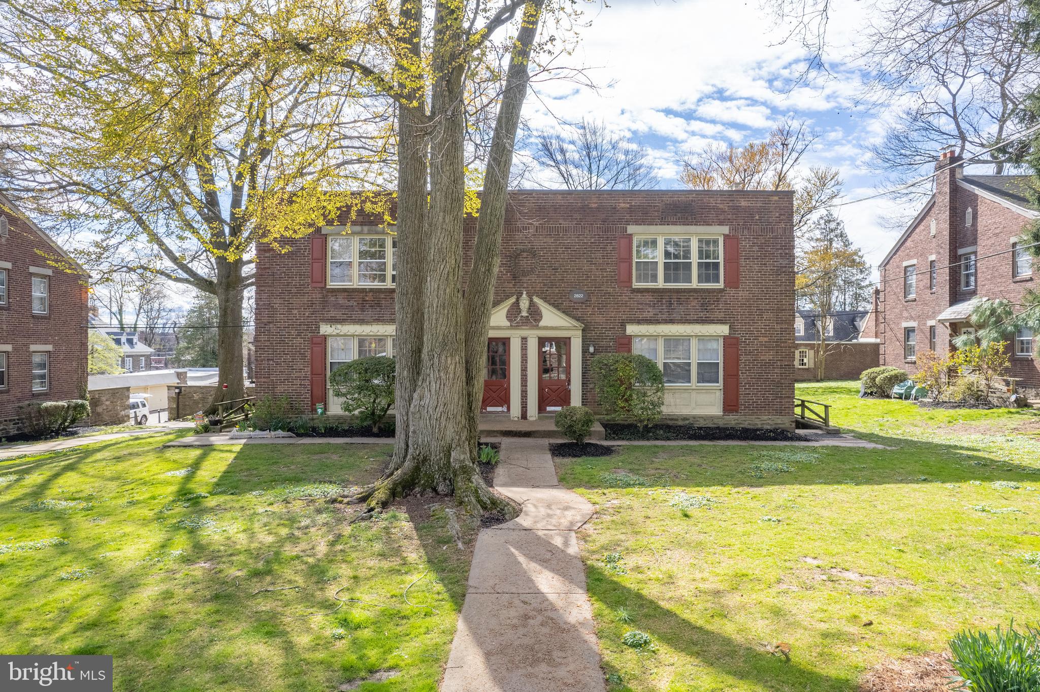 EAST FALLS - Residential Lease