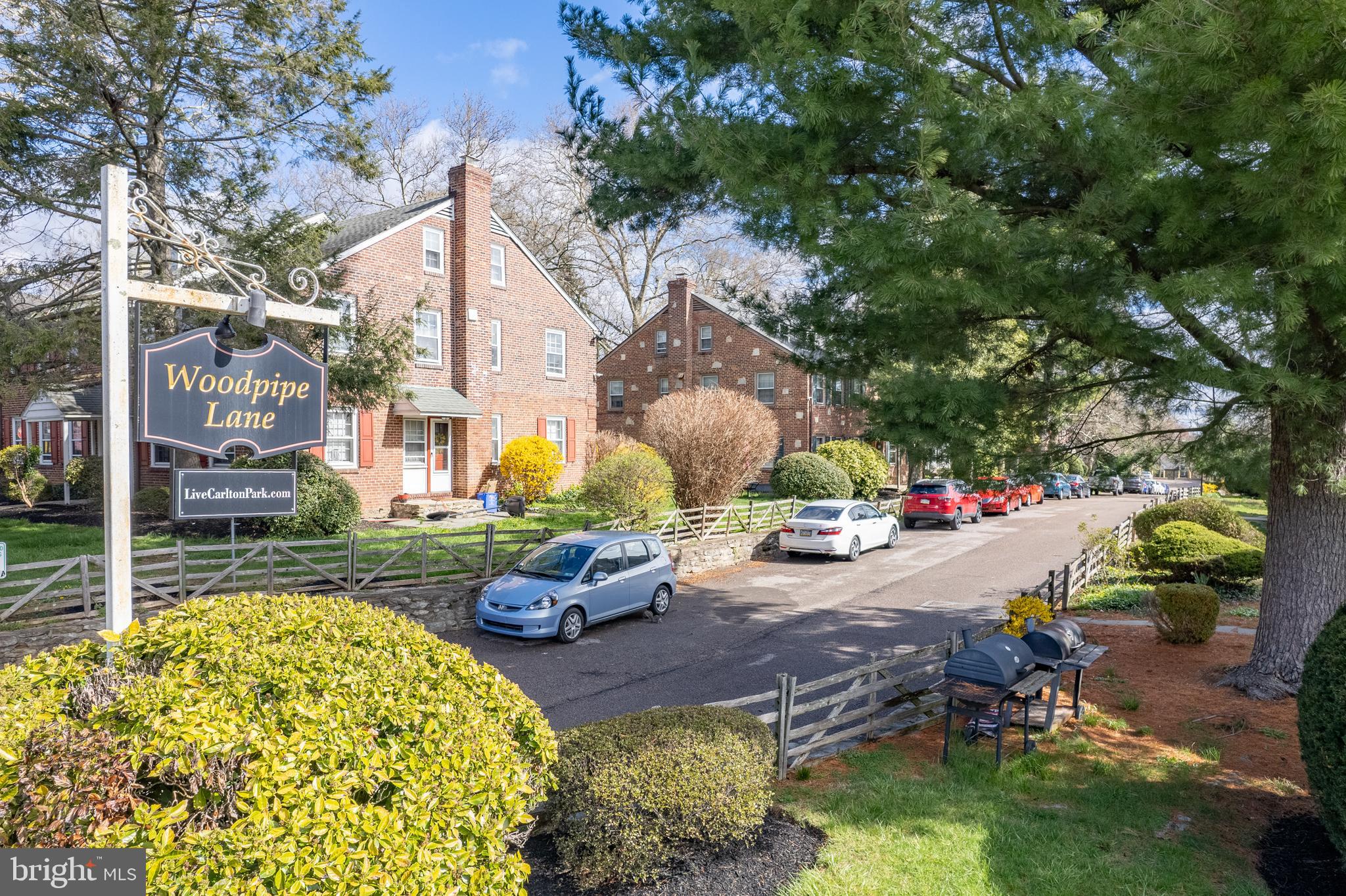 EAST FALLS - Residential Lease