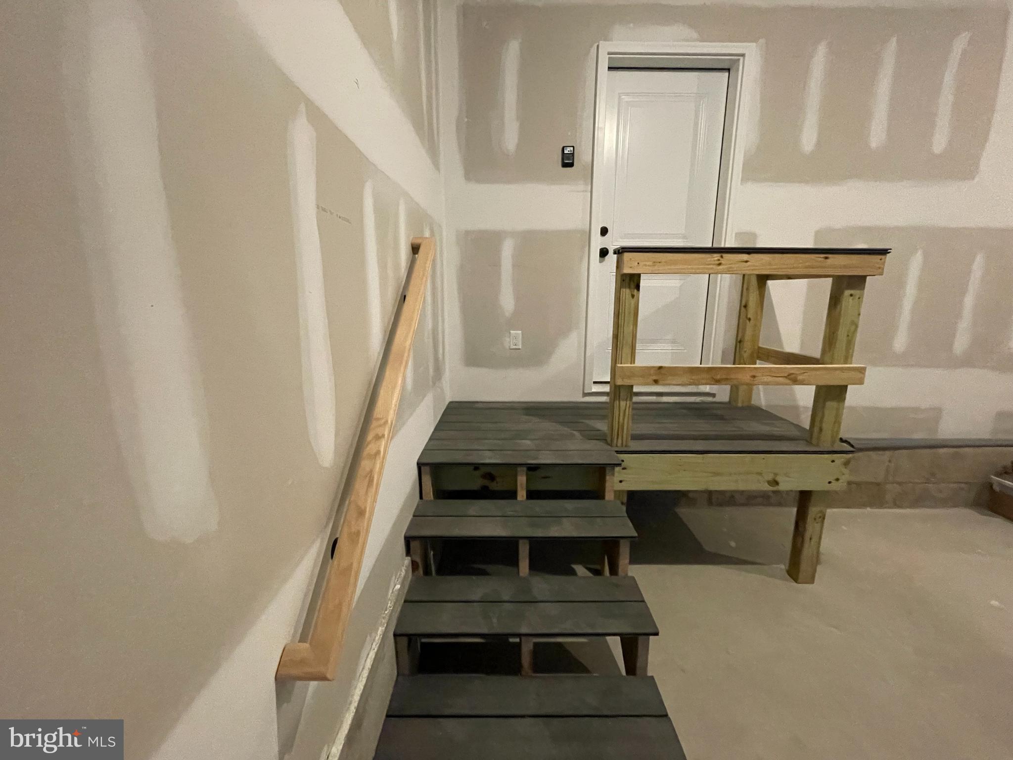 SUNRISE TERRACE - Residential