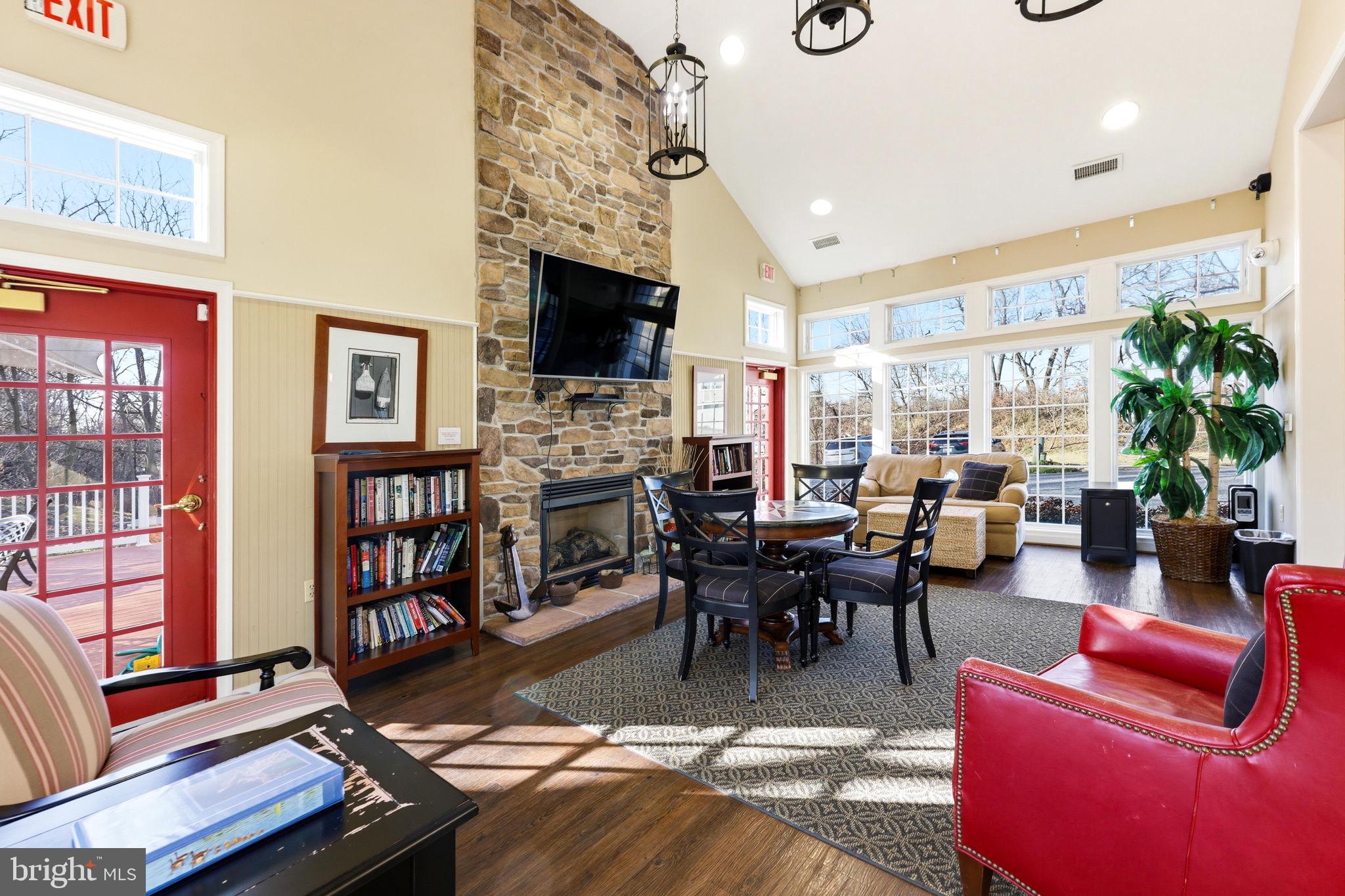 CREEKSIDE AT OSPREY LANDING - Residential