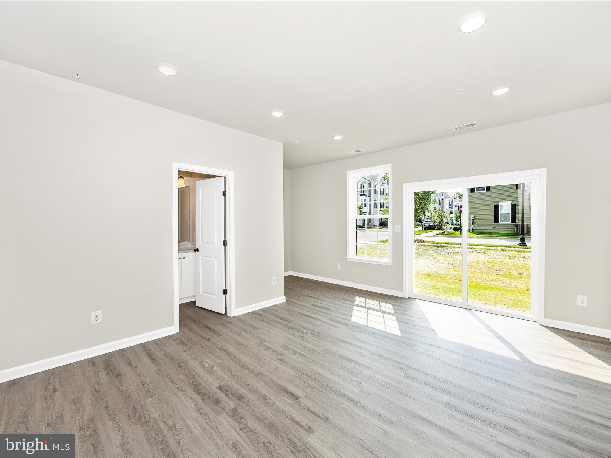 SPRING BANK - Residential