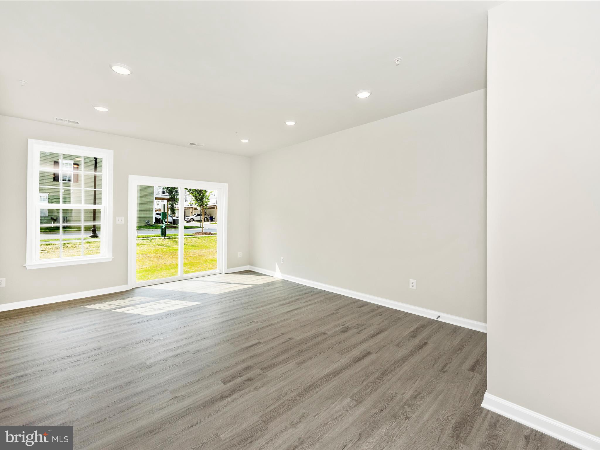 SPRING BANK - Residential