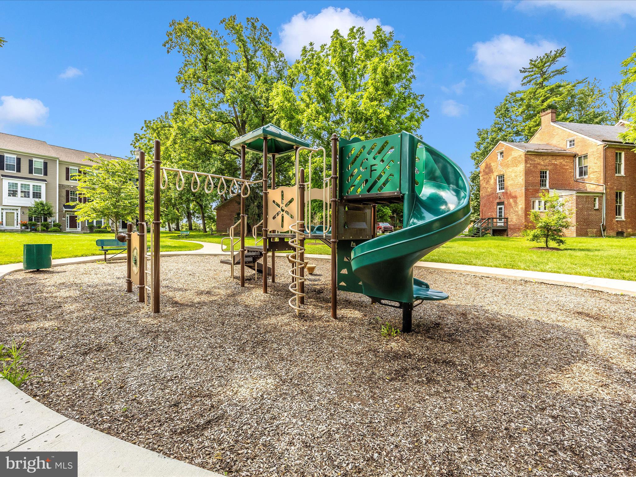 SPRING BANK - Residential