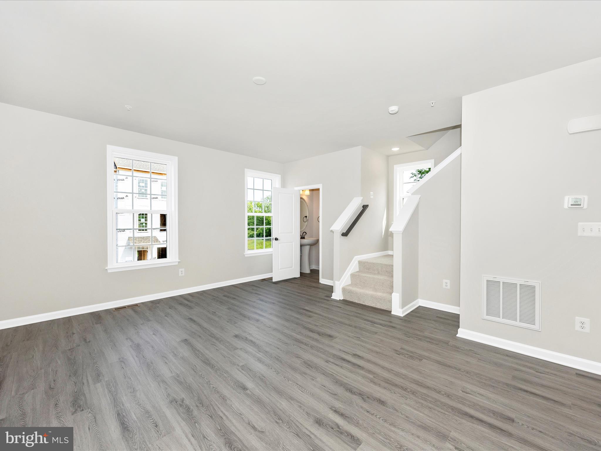 SPRING BANK - Residential