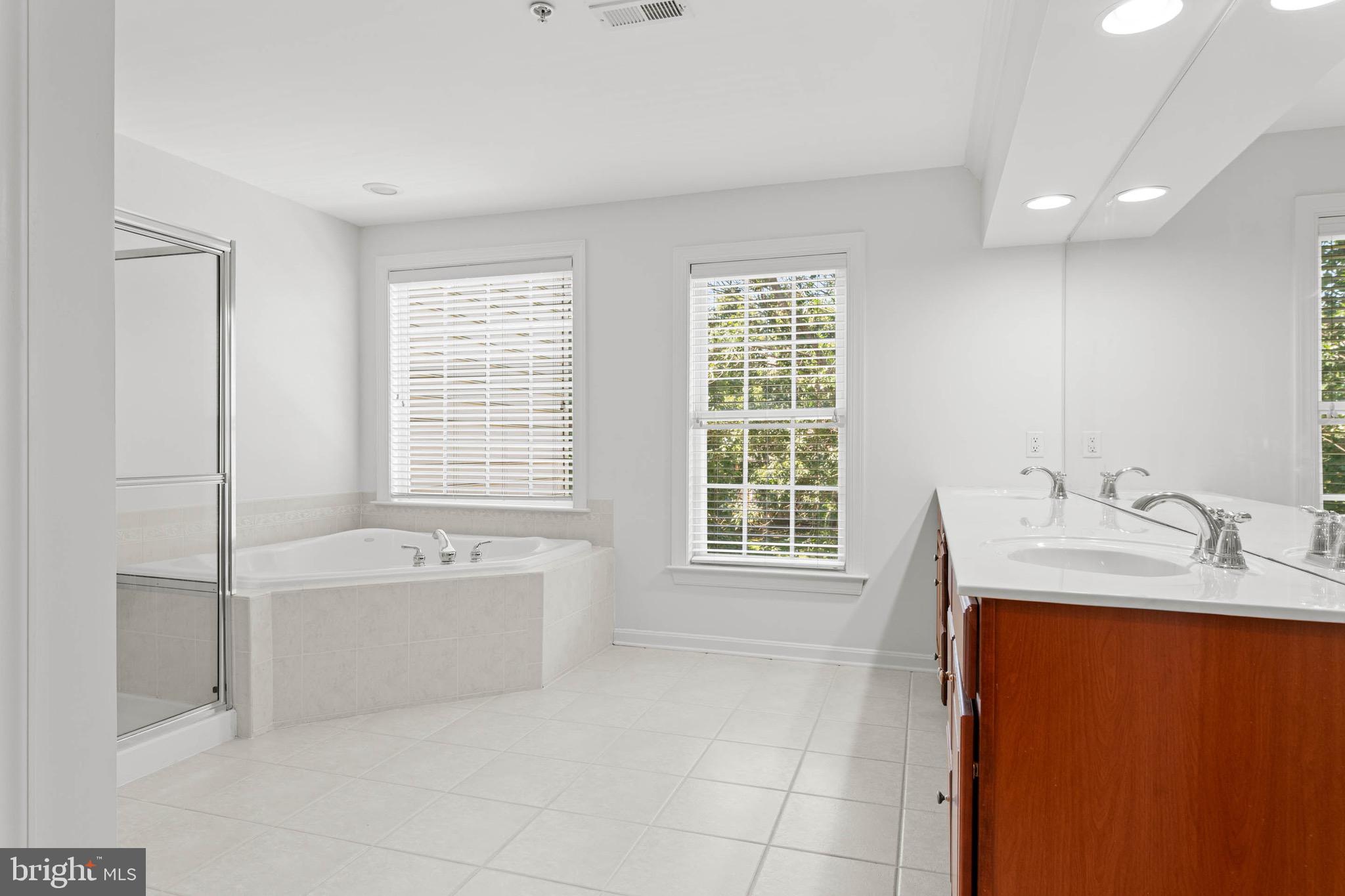 SPRINGTON POINTE WOODS - Residential