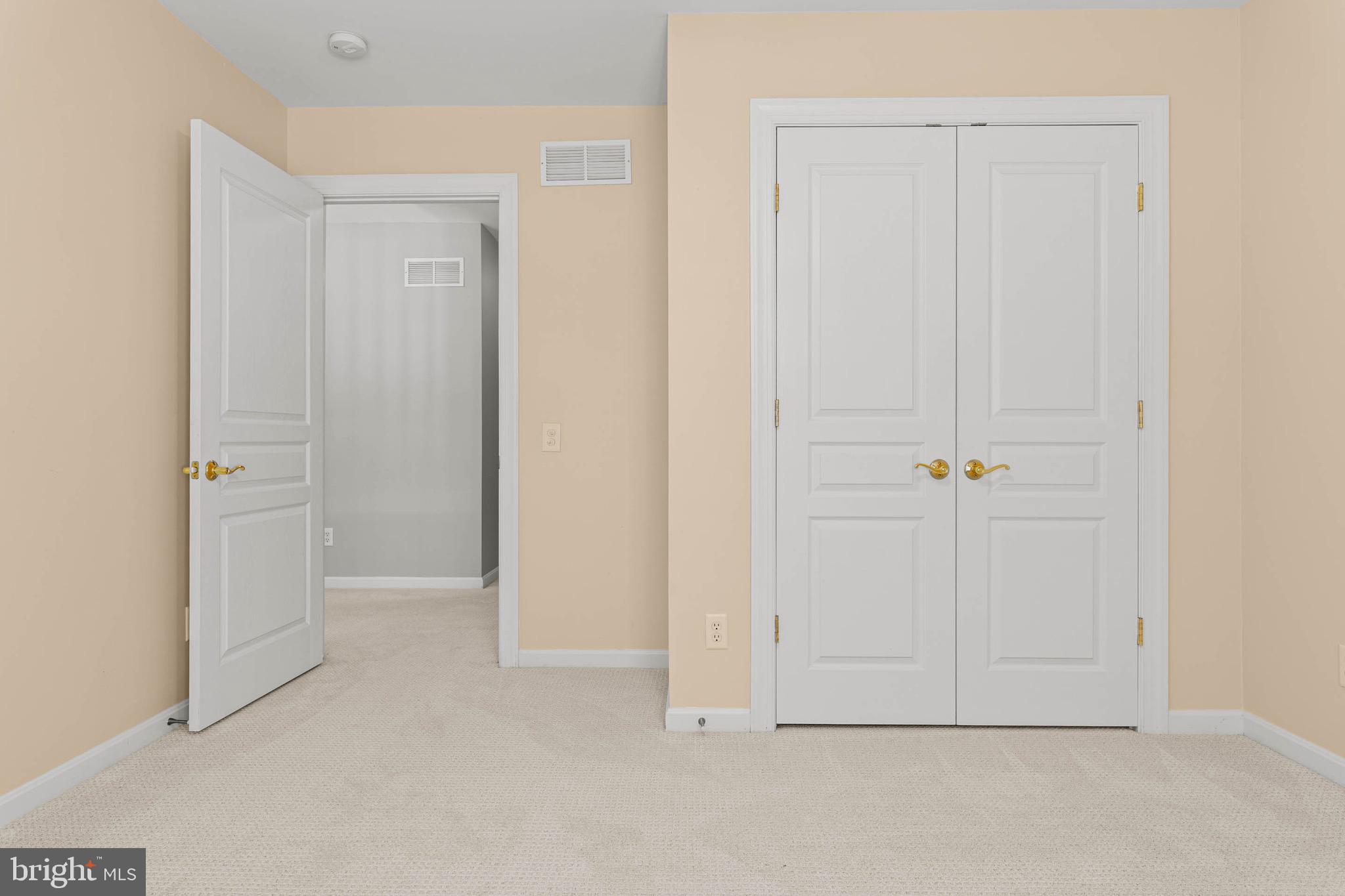 SPRINGTON POINTE WOODS - Residential