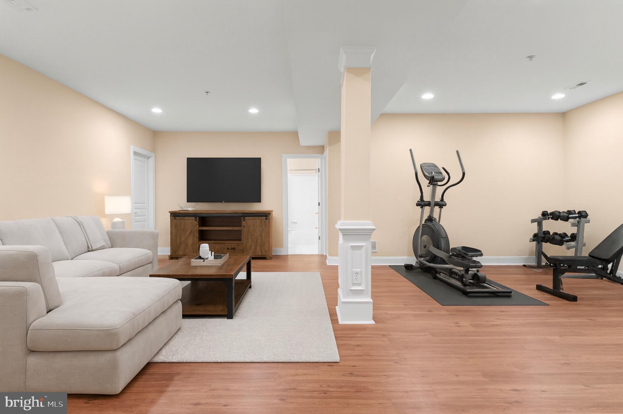 SPRINGTON POINTE WOODS - Residential