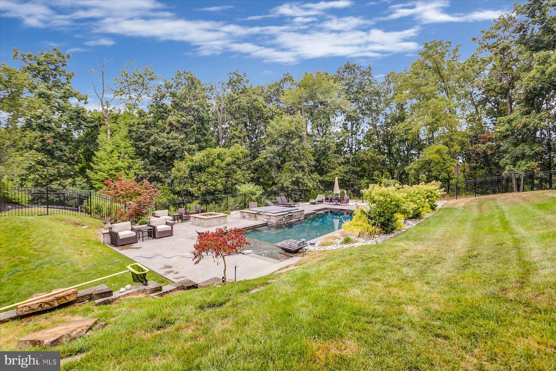 PINEHURST HILLS - Residential