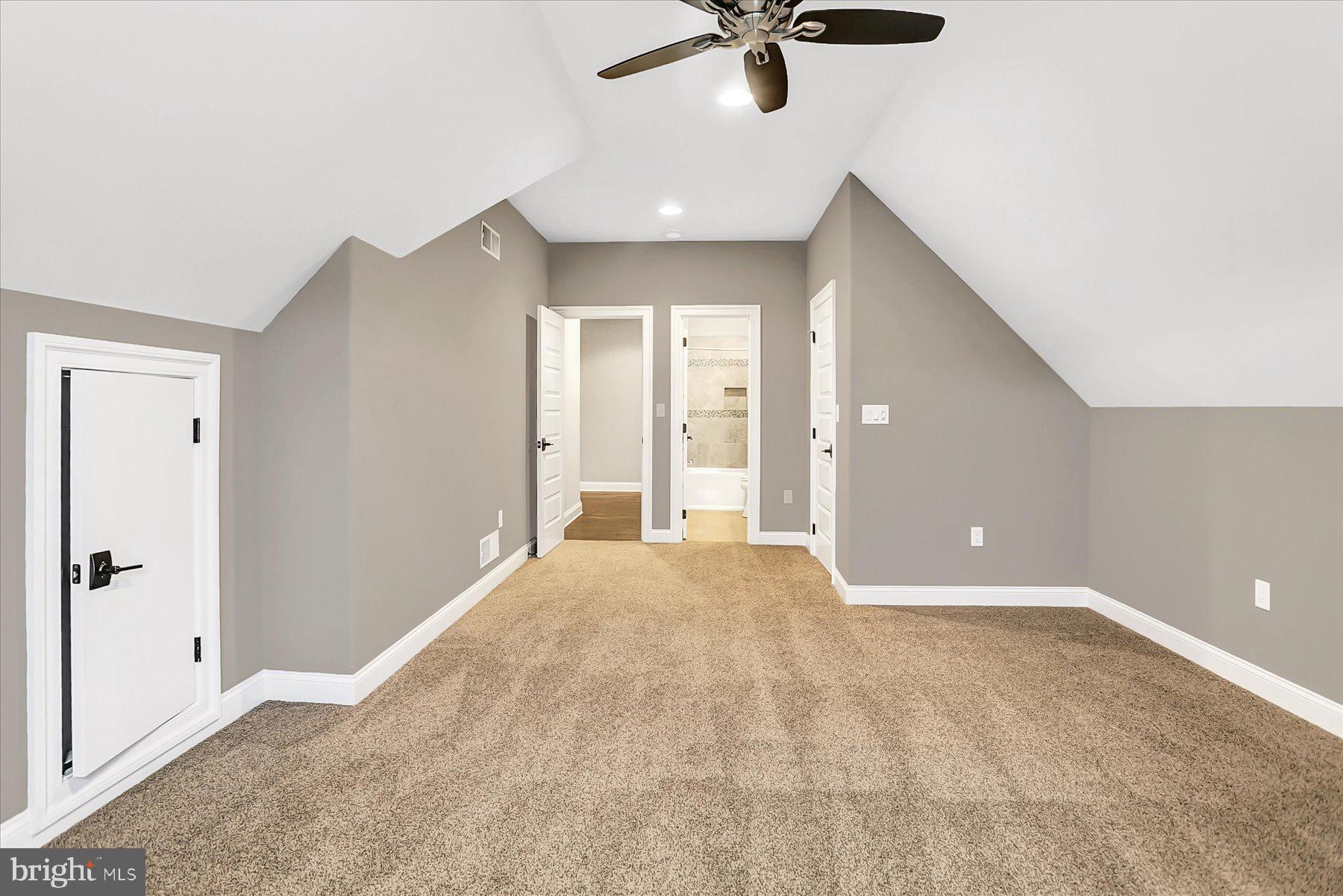 PINEHURST HILLS - Residential