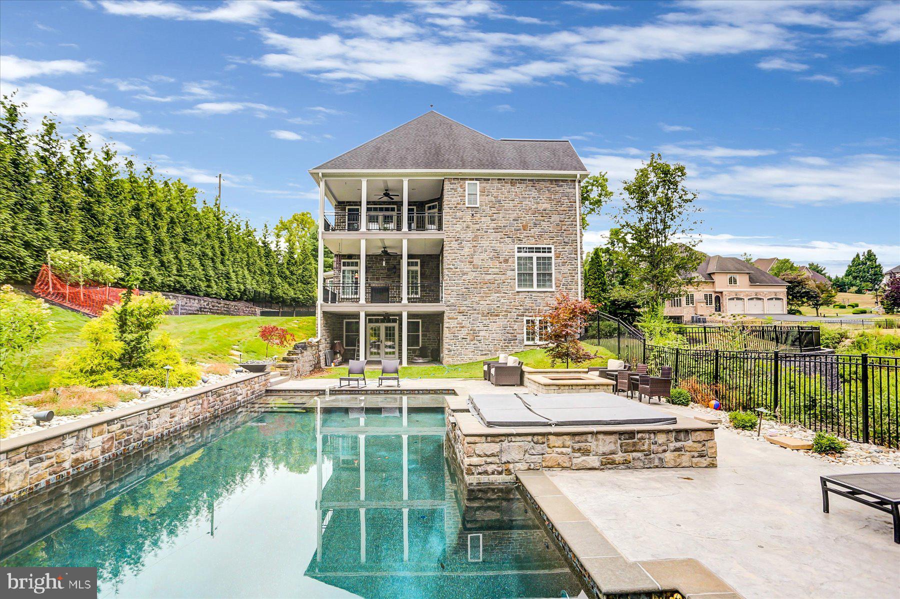 PINEHURST HILLS - Residential