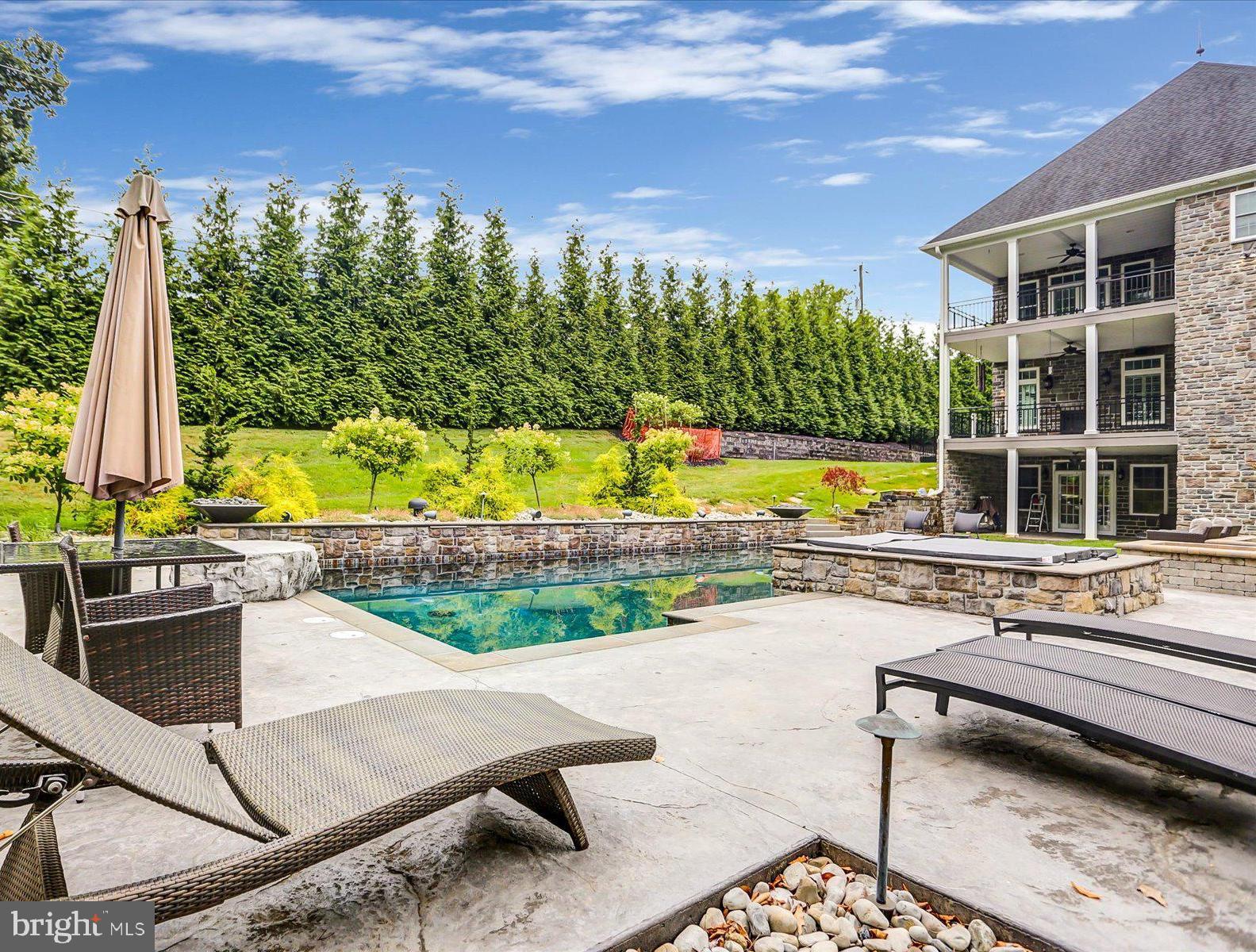 PINEHURST HILLS - Residential