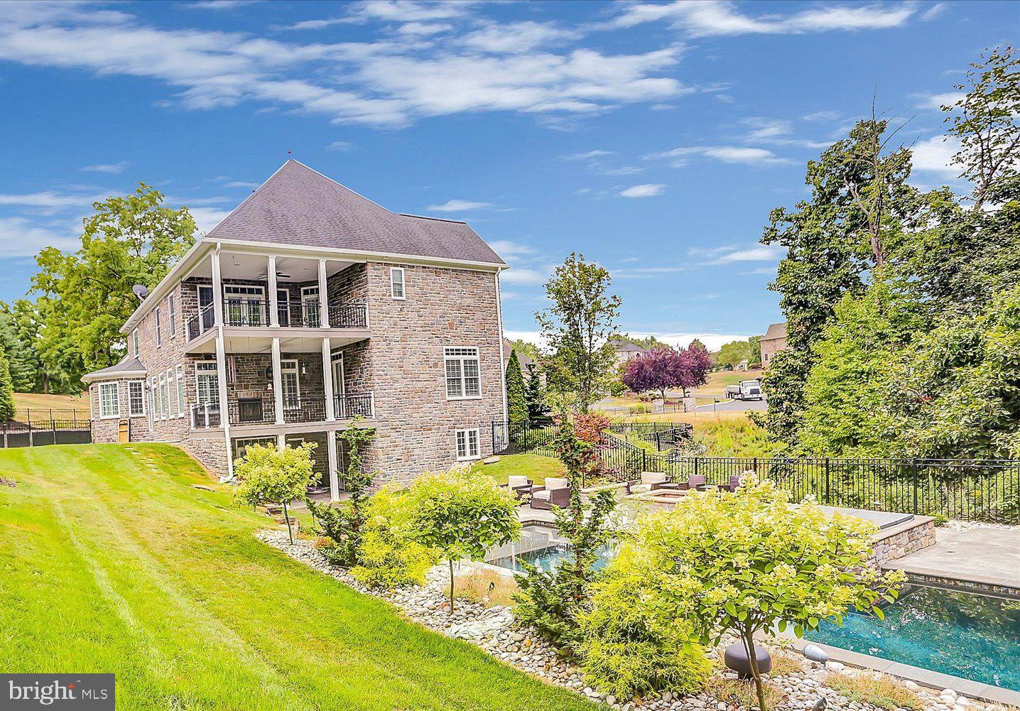 PINEHURST HILLS - Residential