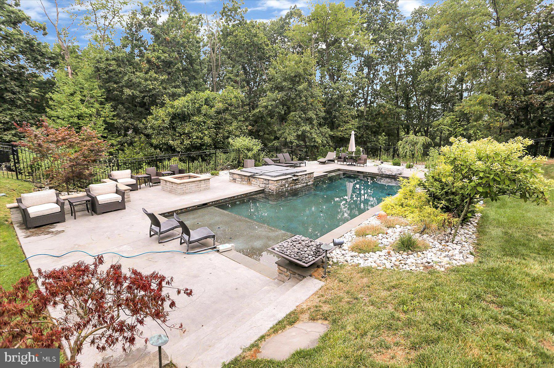 PINEHURST HILLS - Residential