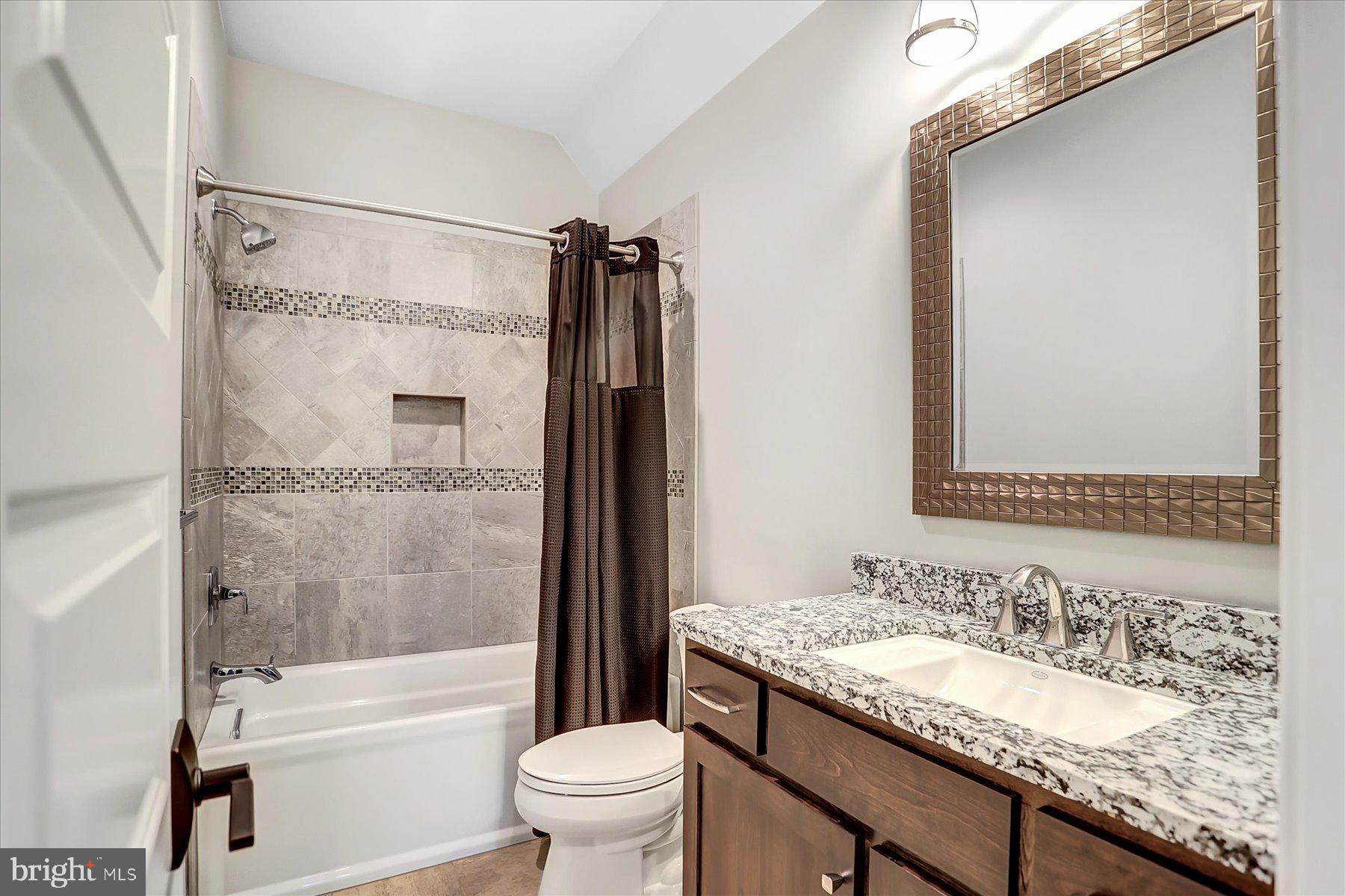 PINEHURST HILLS - Residential