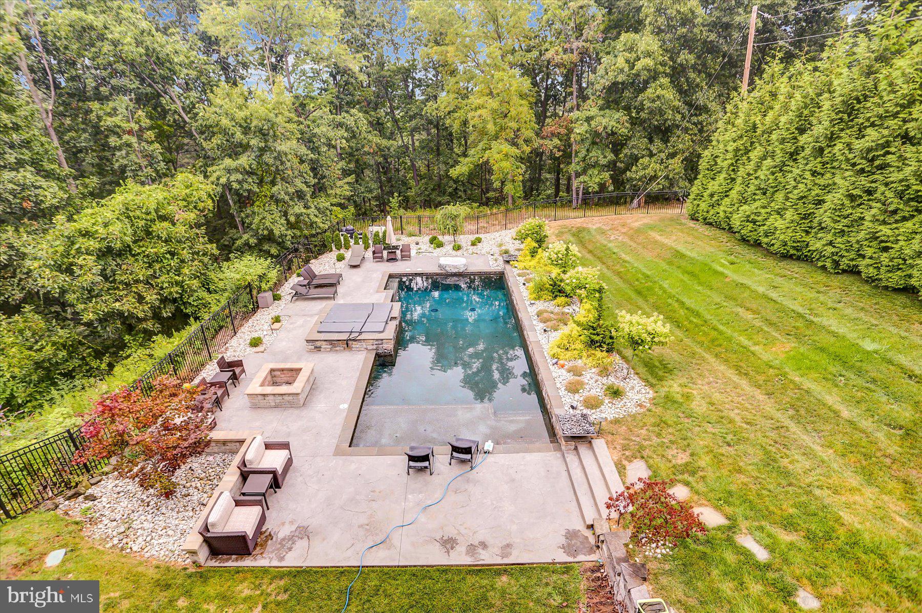 PINEHURST HILLS - Residential