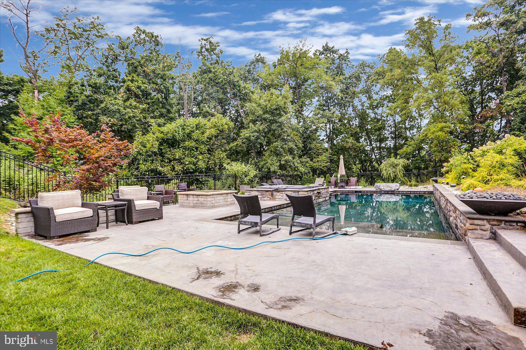 PINEHURST HILLS - Residential