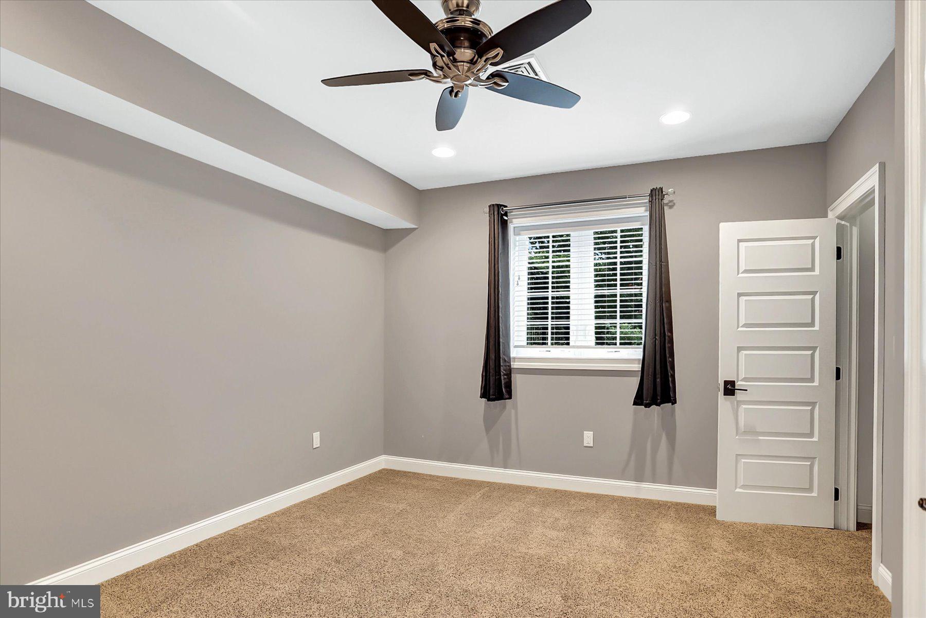 PINEHURST HILLS - Residential