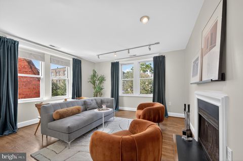 Photo of 1916 17th Street NW #308, WASHINGTON, DC 20009 (MLS # DCDC2224034)
