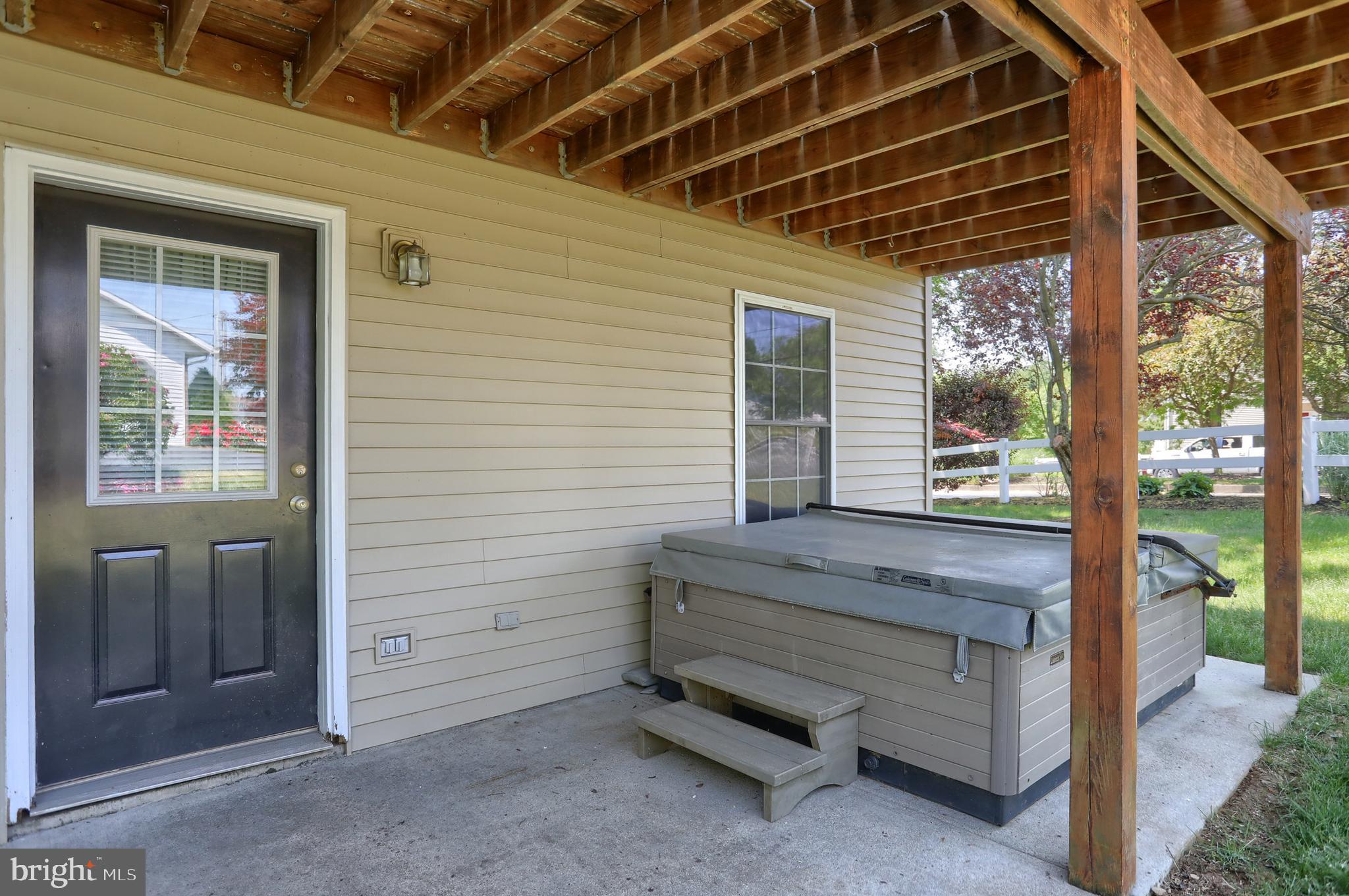 WOODSIDE - Residential