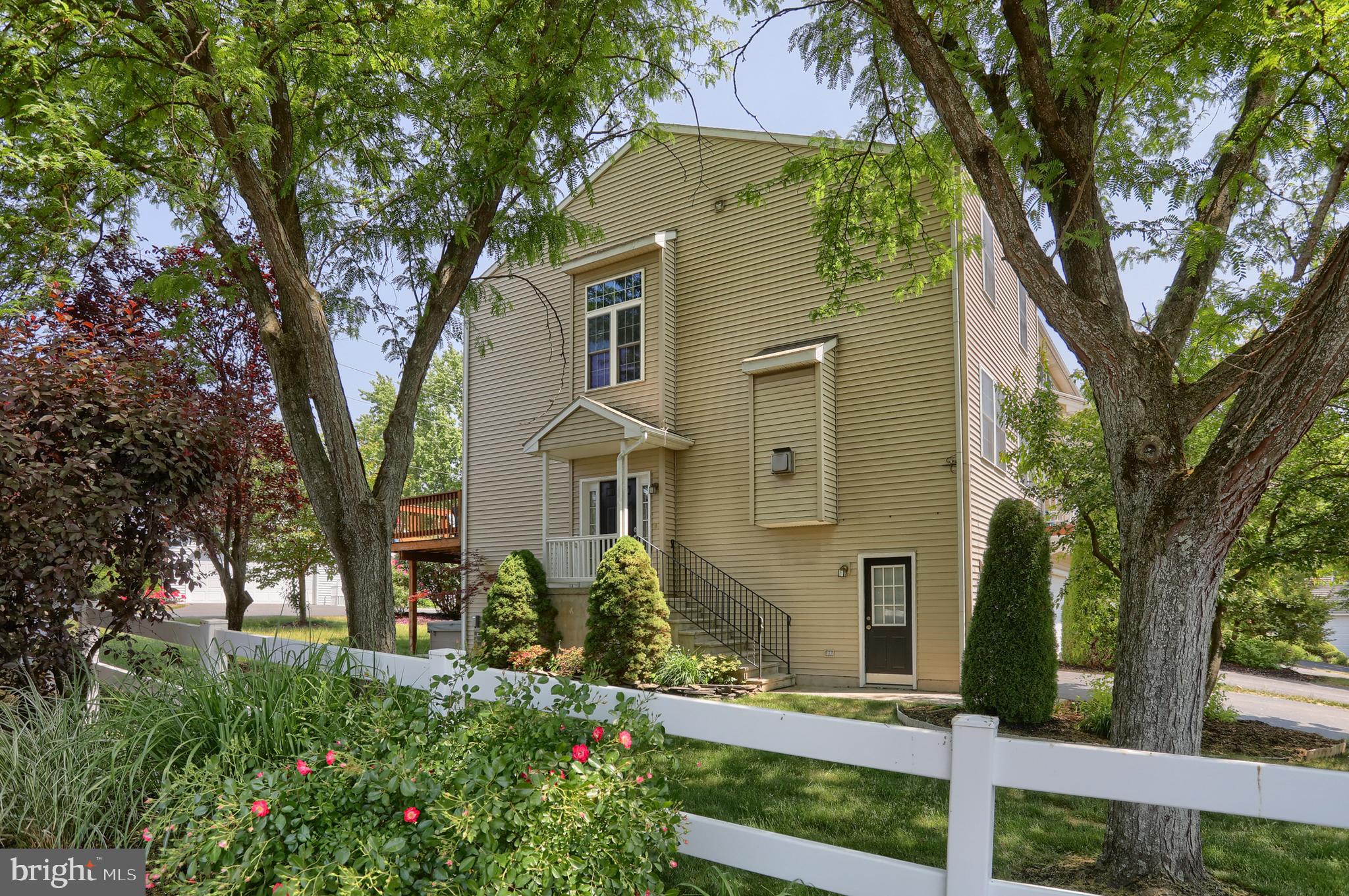 WOODSIDE - Residential