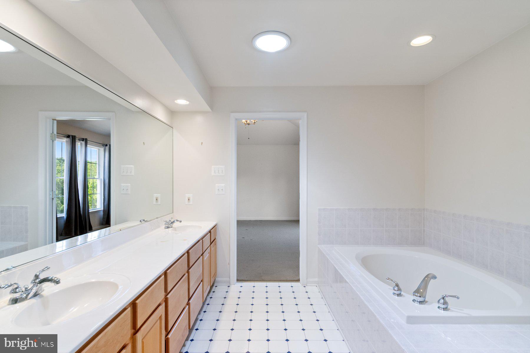 EAGLES GROVE - Residential