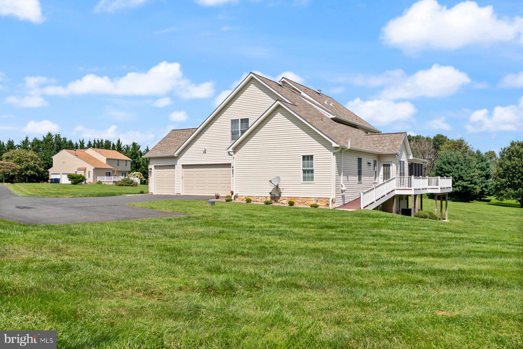 EAGLES GROVE - Residential