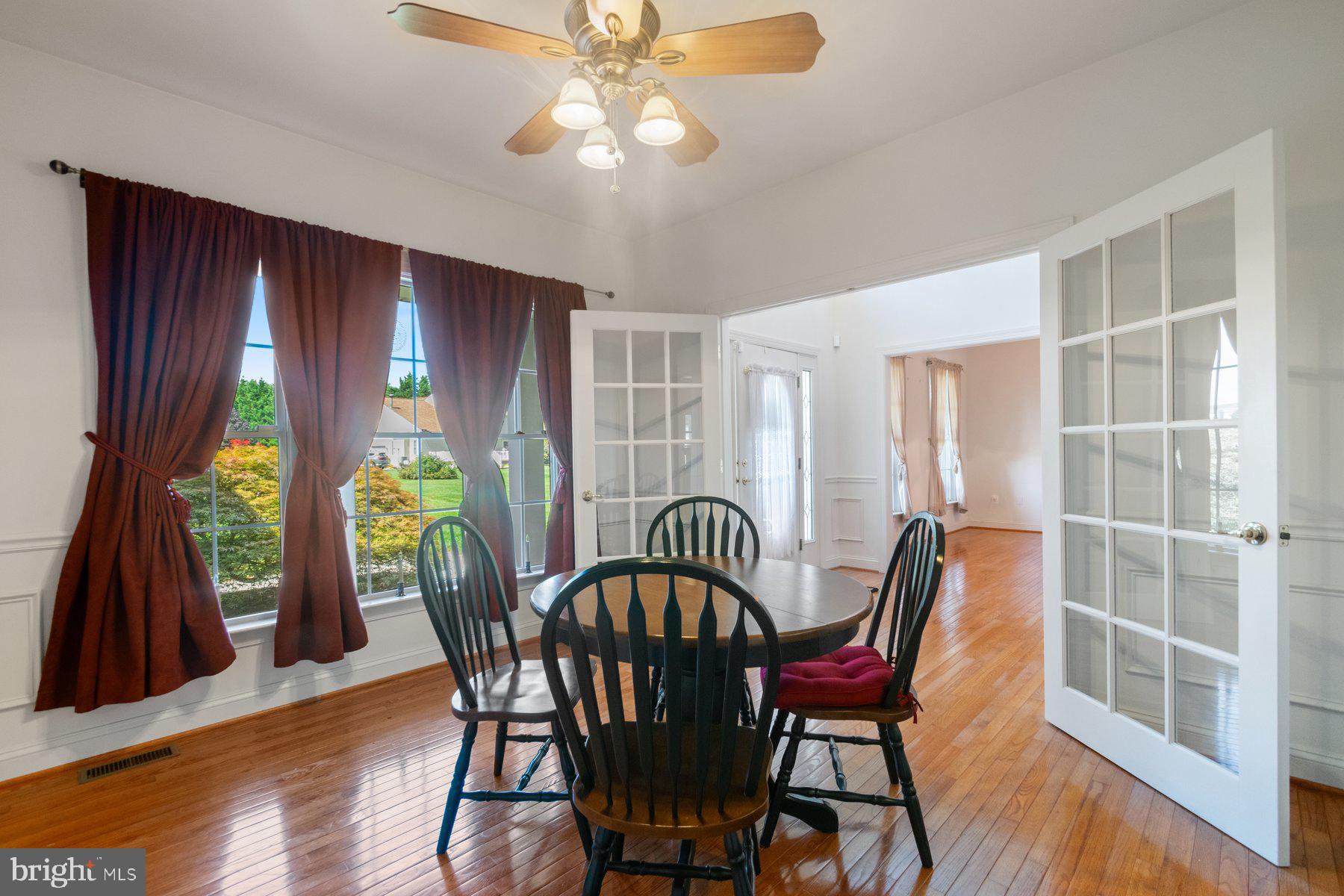 EAGLES GROVE - Residential